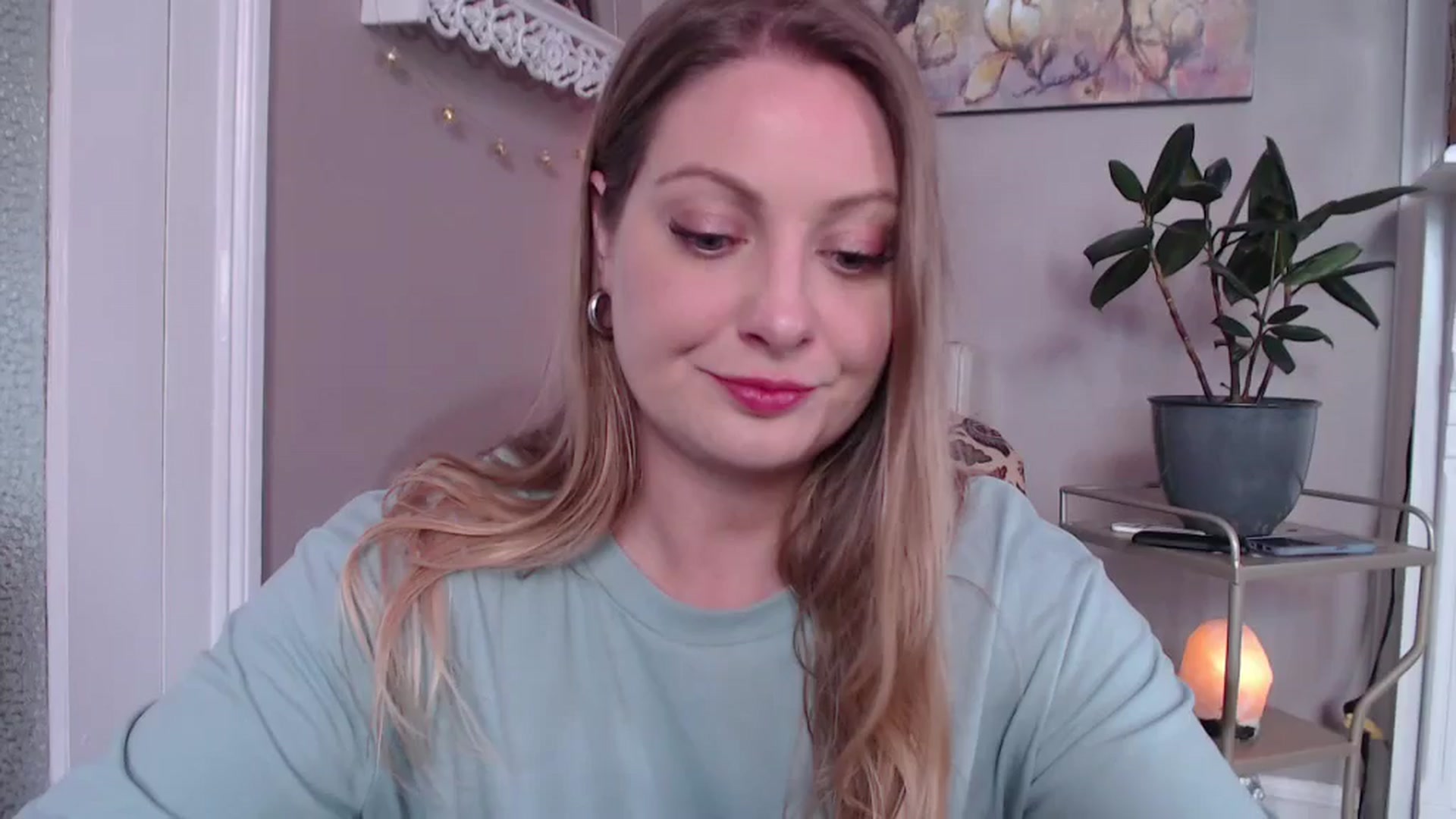 Gallery image thumbnail from VeronicaOMG's myfreecams stream on, 03/08/2025, 15:23 image 1 of 20