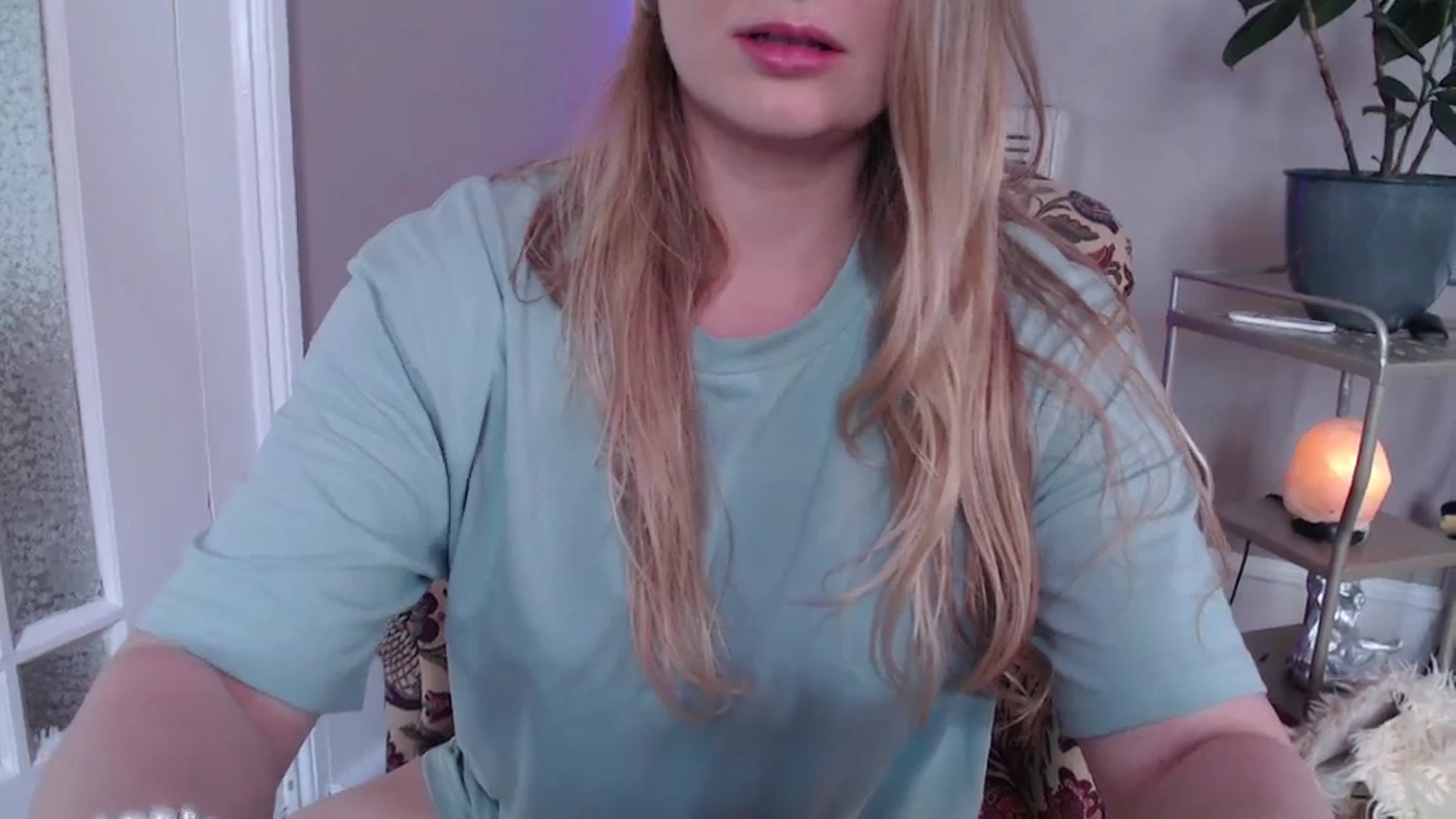 Gallery image thumbnail from VeronicaOMG's myfreecams stream on, 03/08/2025, 16:49 image 8 of 20
