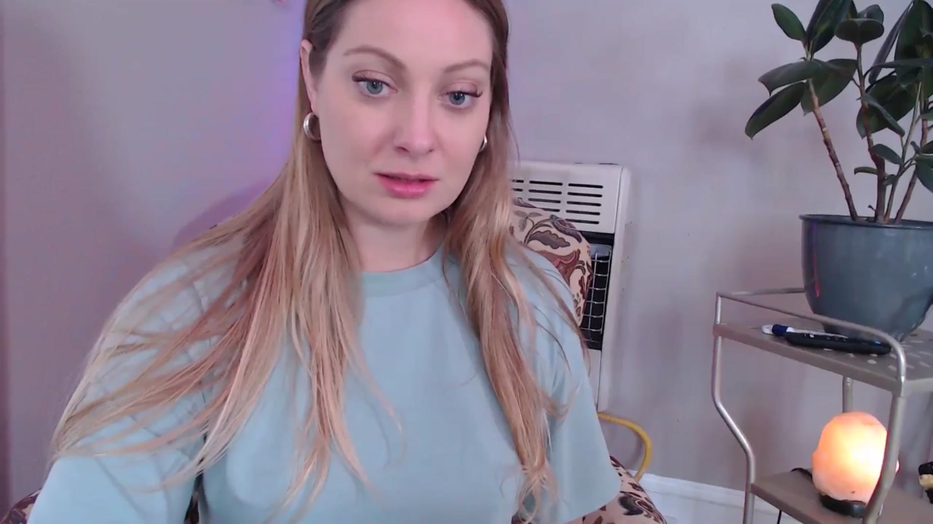 Gallery image thumbnail from VeronicaOMG's myfreecams stream on, 03/08/2025, 17:34 image 2 of 20