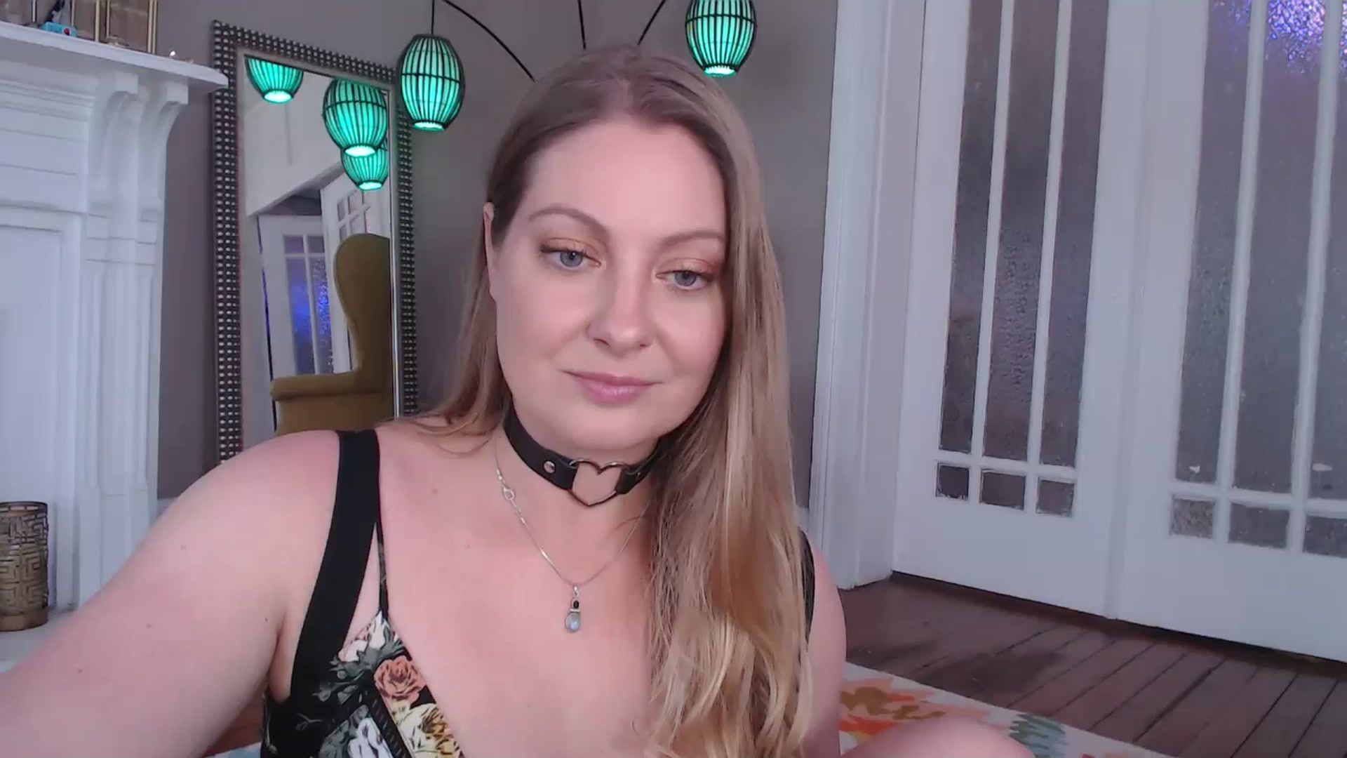 Gallery image thumbnail from VeronicaOMG's myfreecams stream on, 03/19/2025, 15:57 image 17 of 20