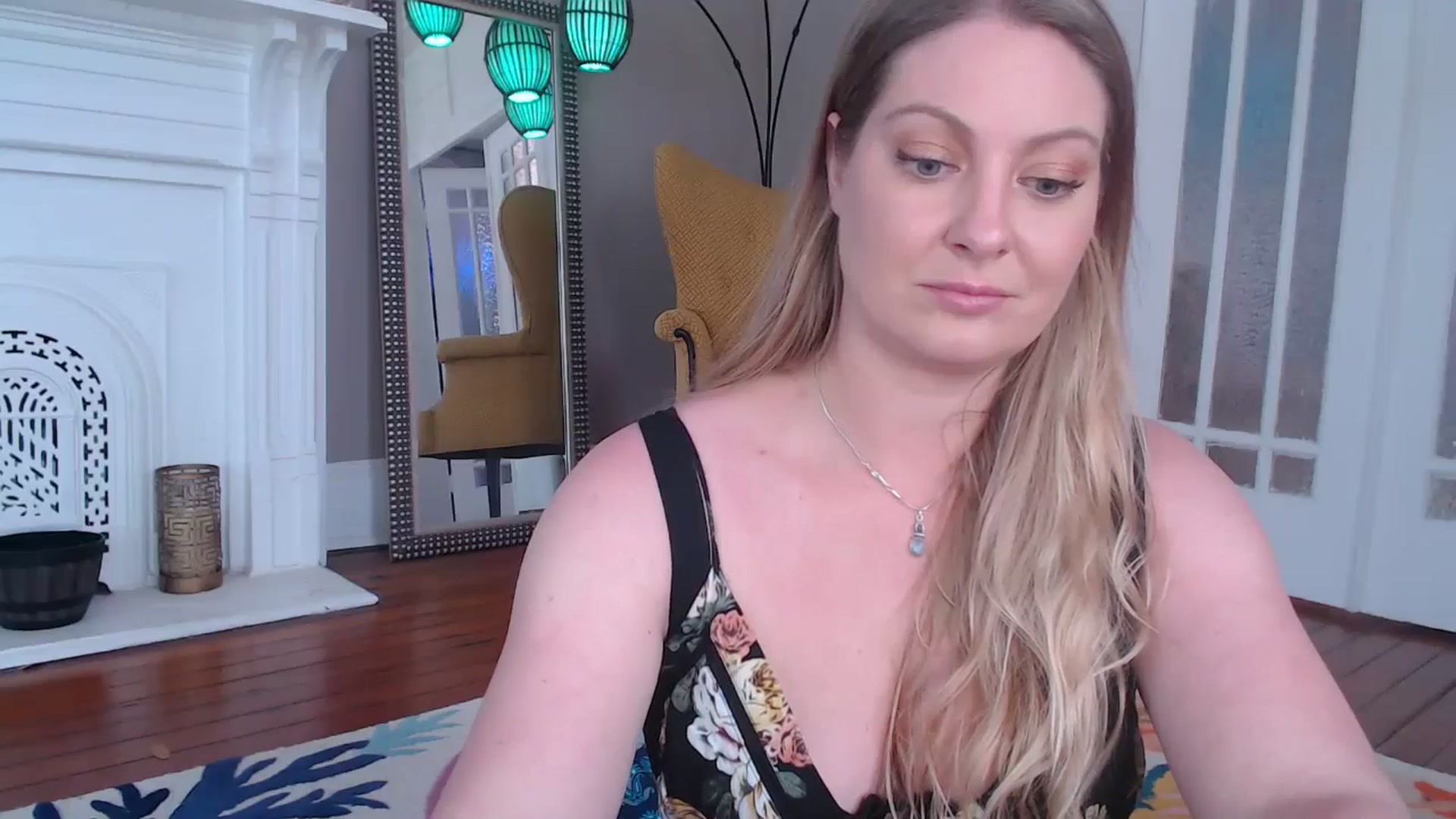 Gallery image thumbnail from VeronicaOMG's myfreecams stream on, 03/19/2025, 15:57 image 6 of 20