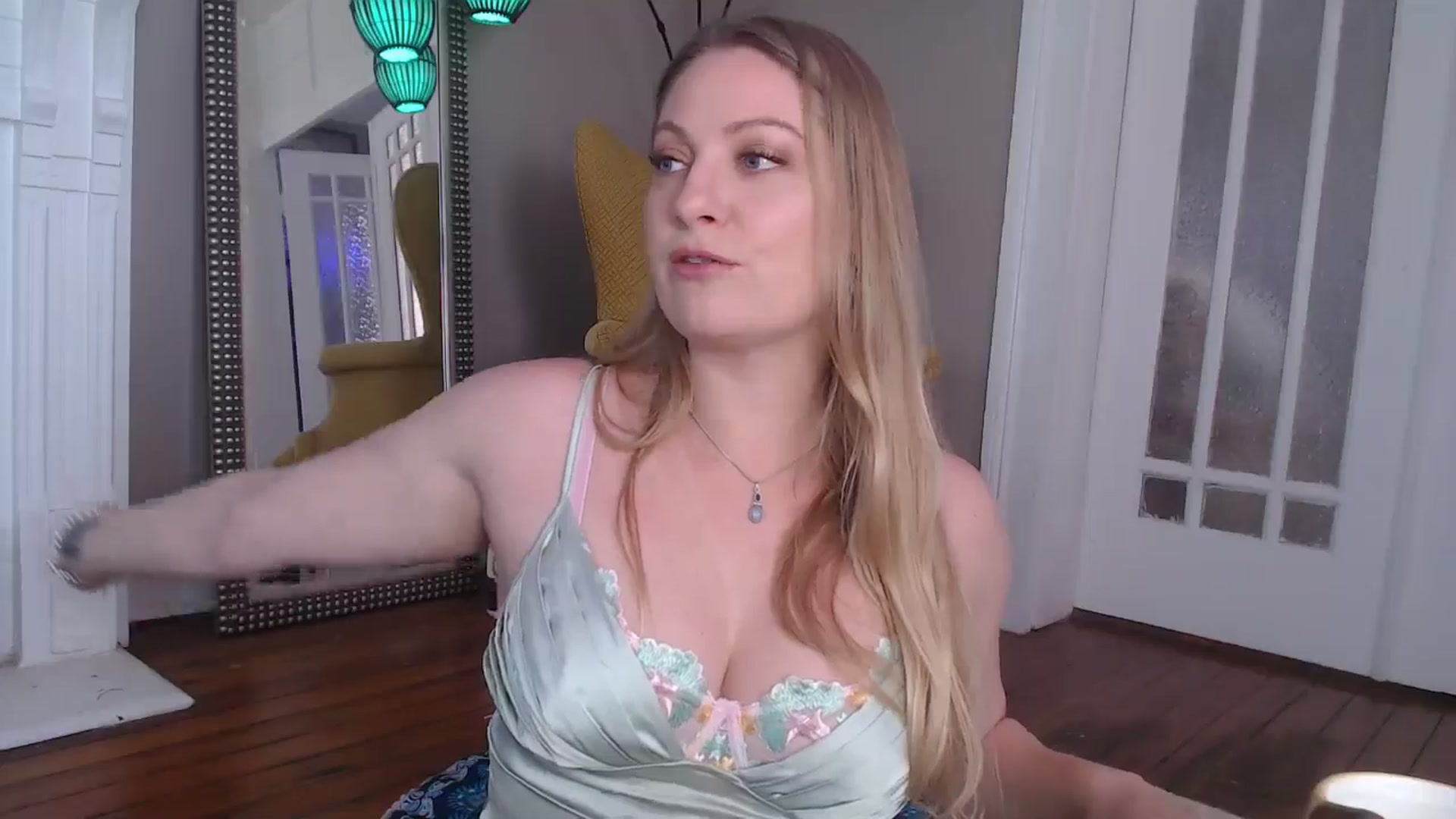 Gallery image thumbnail from VeronicaOMG's myfreecams stream on, 03/21/2025, 16:30 image 9 of 20