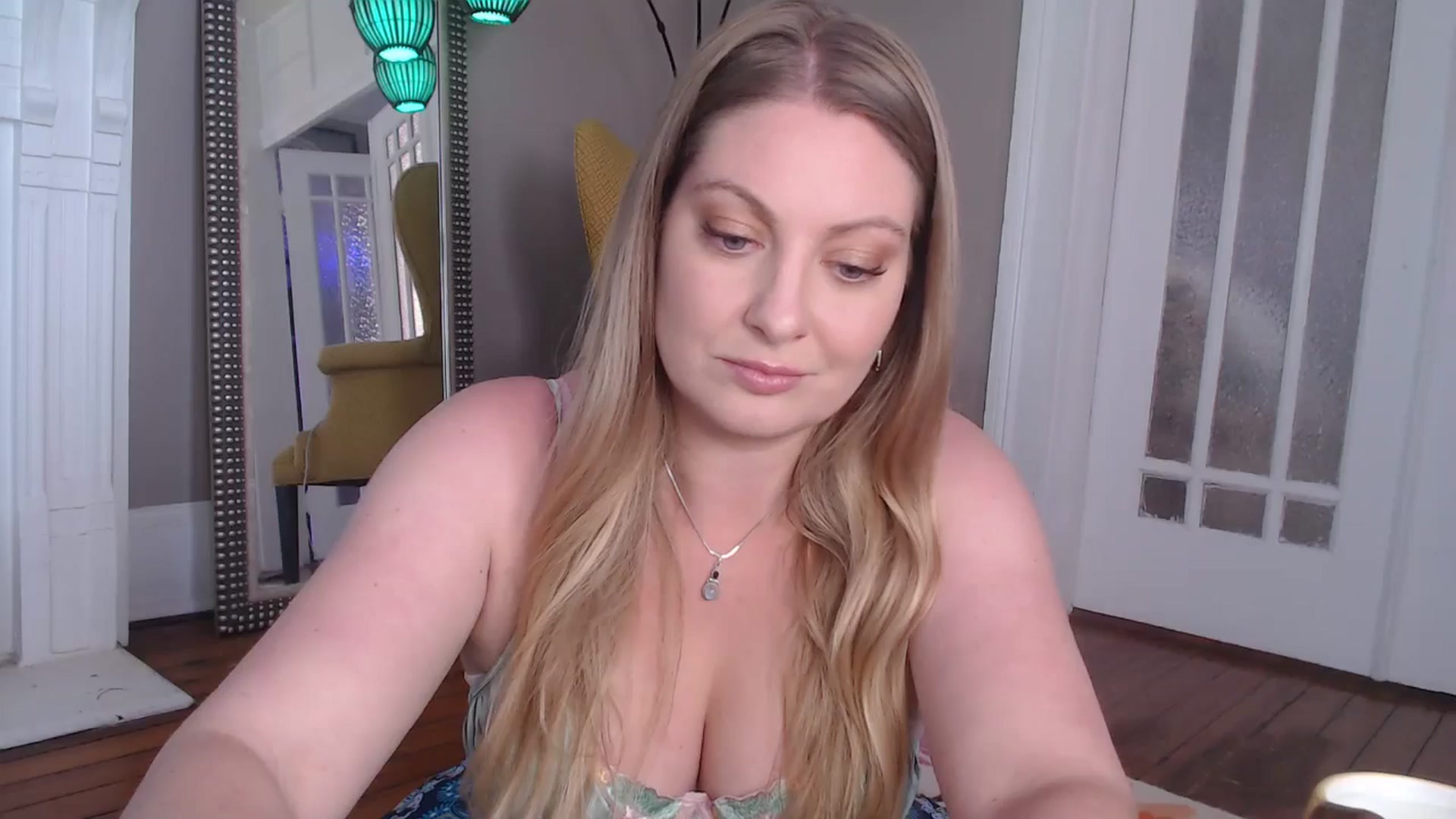 Gallery image thumbnail from VeronicaOMG's myfreecams stream on, 03/21/2025, 16:30 image 12 of 20