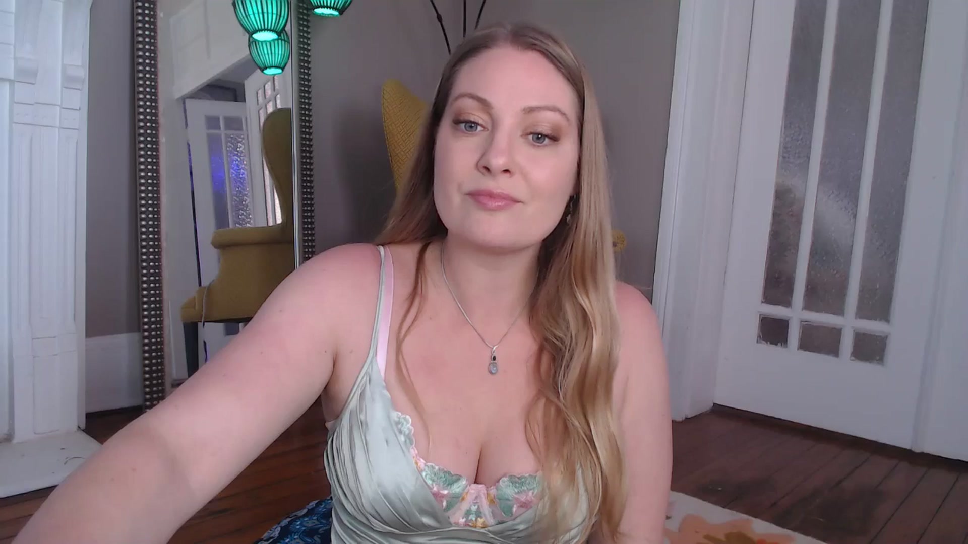 Gallery image thumbnail from VeronicaOMG's myfreecams stream on, 03/21/2025, 16:30 image 14 of 20
