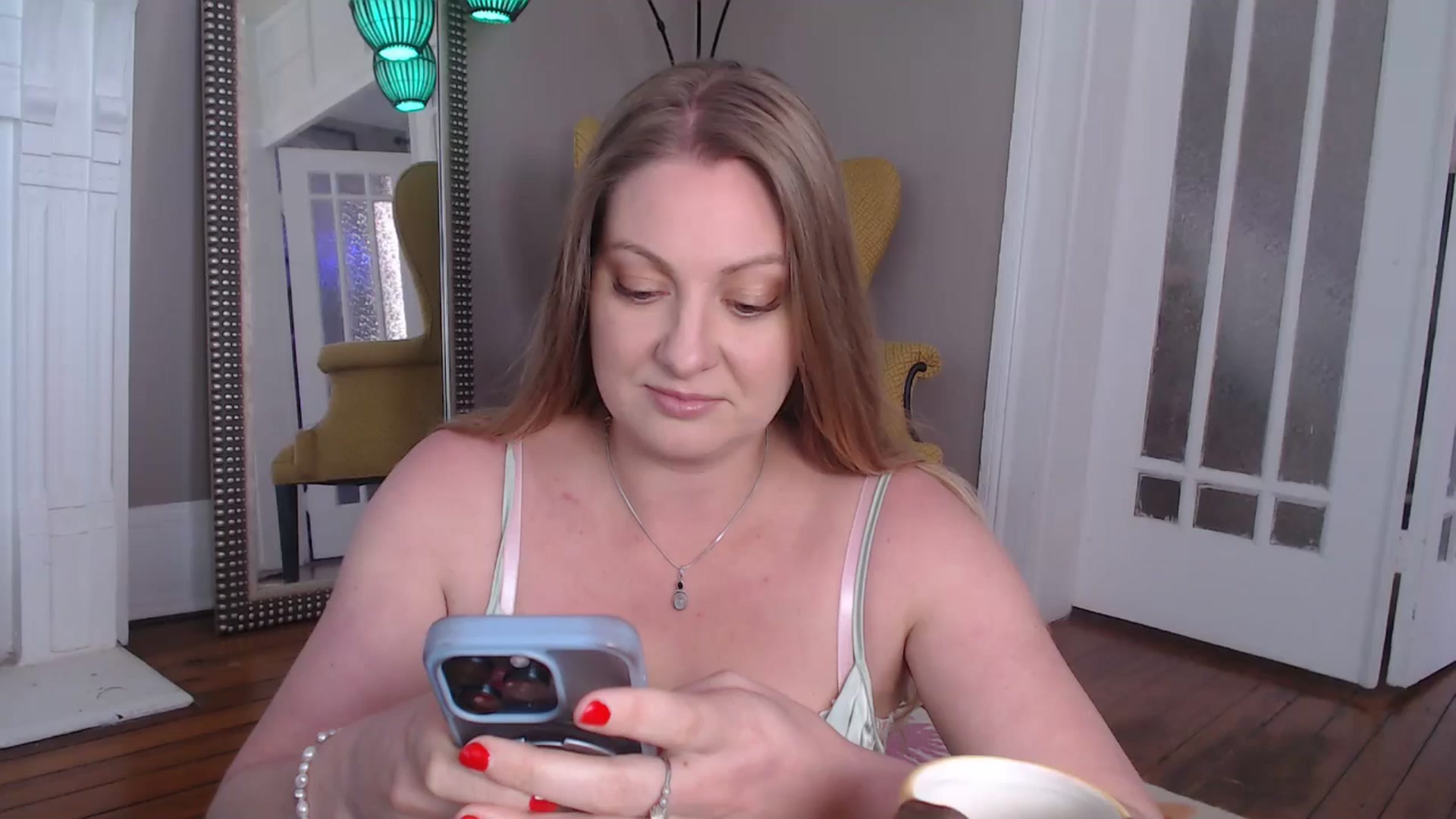 Gallery image thumbnail from VeronicaOMG's myfreecams stream on, 03/21/2025, 20:05 image 2 of 20