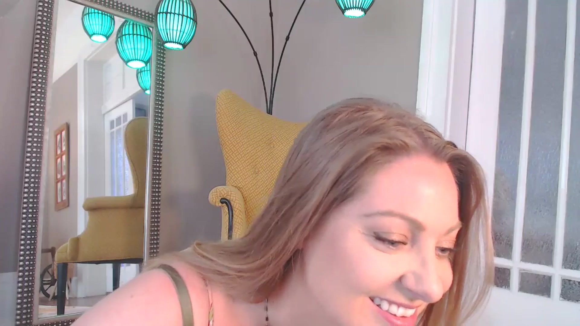 Gallery image thumbnail from VeronicaOMG's myfreecams stream on, 03/23/2025, 15:55 image 7 of 20
