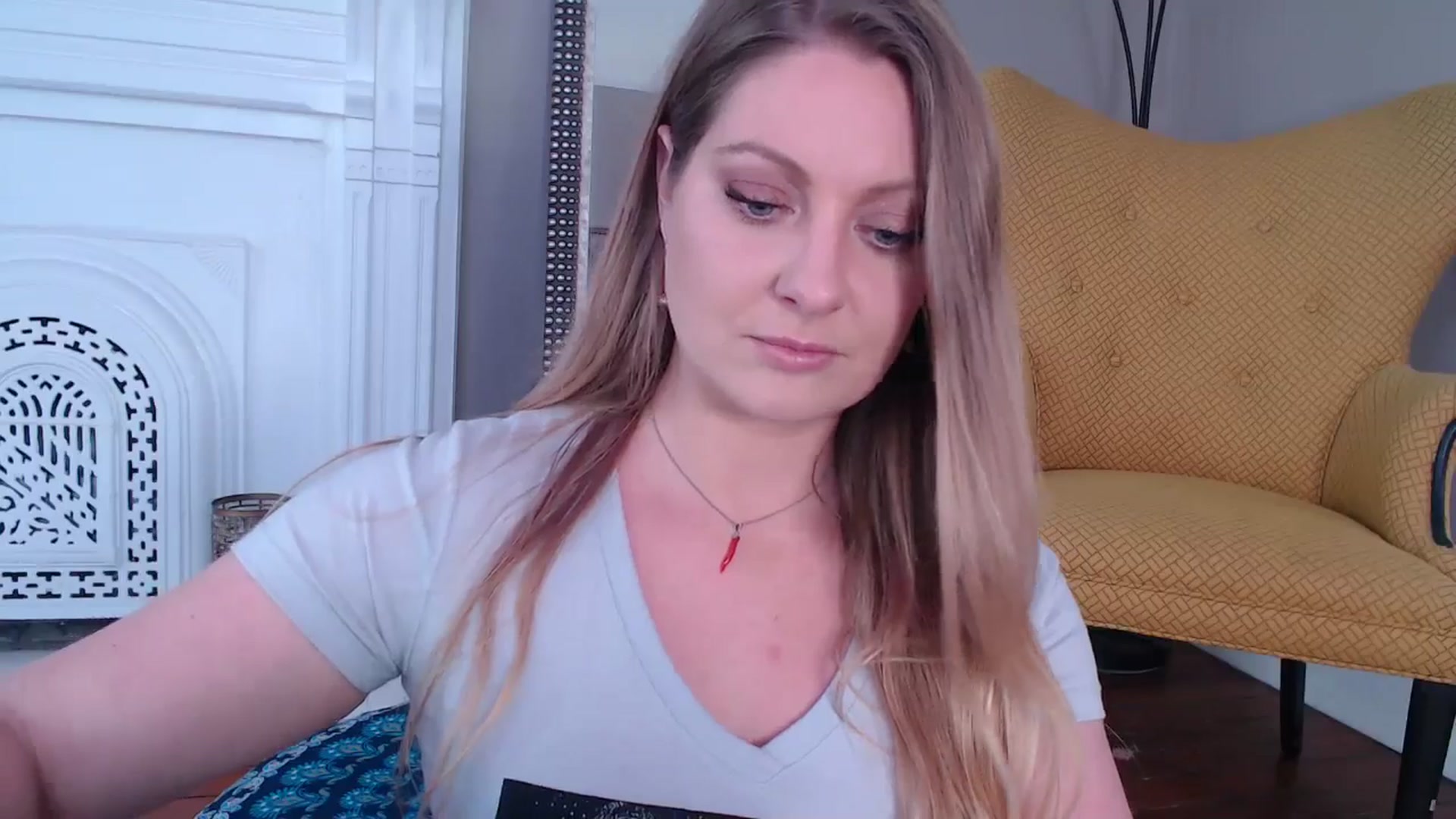 Gallery image thumbnail from VeronicaOMG's myfreecams stream on, 03/27/2025, 17:24 image 12 of 20