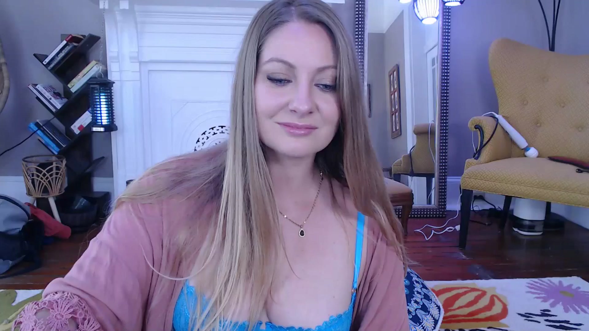 Gallery image thumbnail from VeronicaOMG's myfreecams stream on, 04/26/2025, 15:23 image 10 of 20