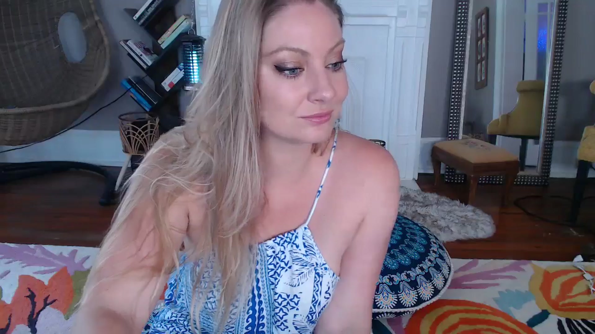 Gallery image thumbnail from VeronicaOMG's myfreecams stream on, 04/28/2025, 17:36 image 9 of 20