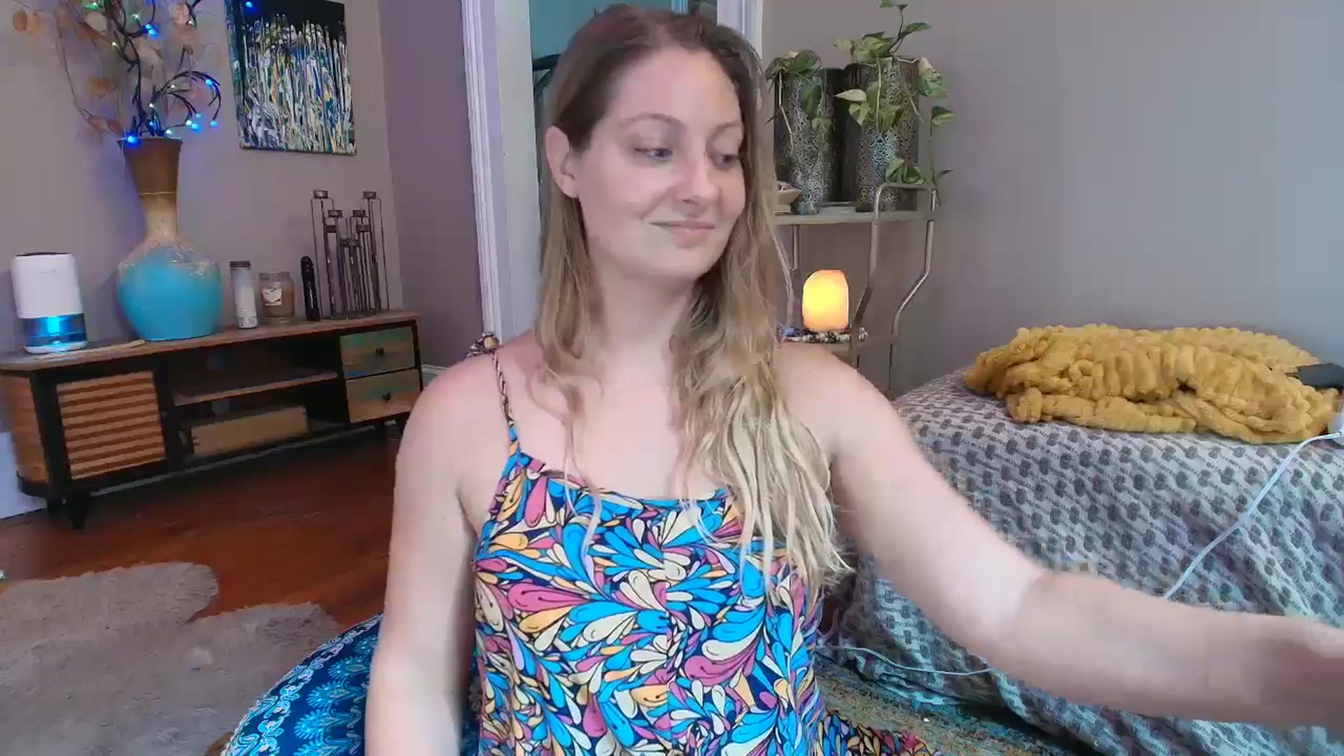 Gallery image thumbnail from VeronicaOMG's myfreecams stream on, 07/17/2025, 16:27 image 16 of 20