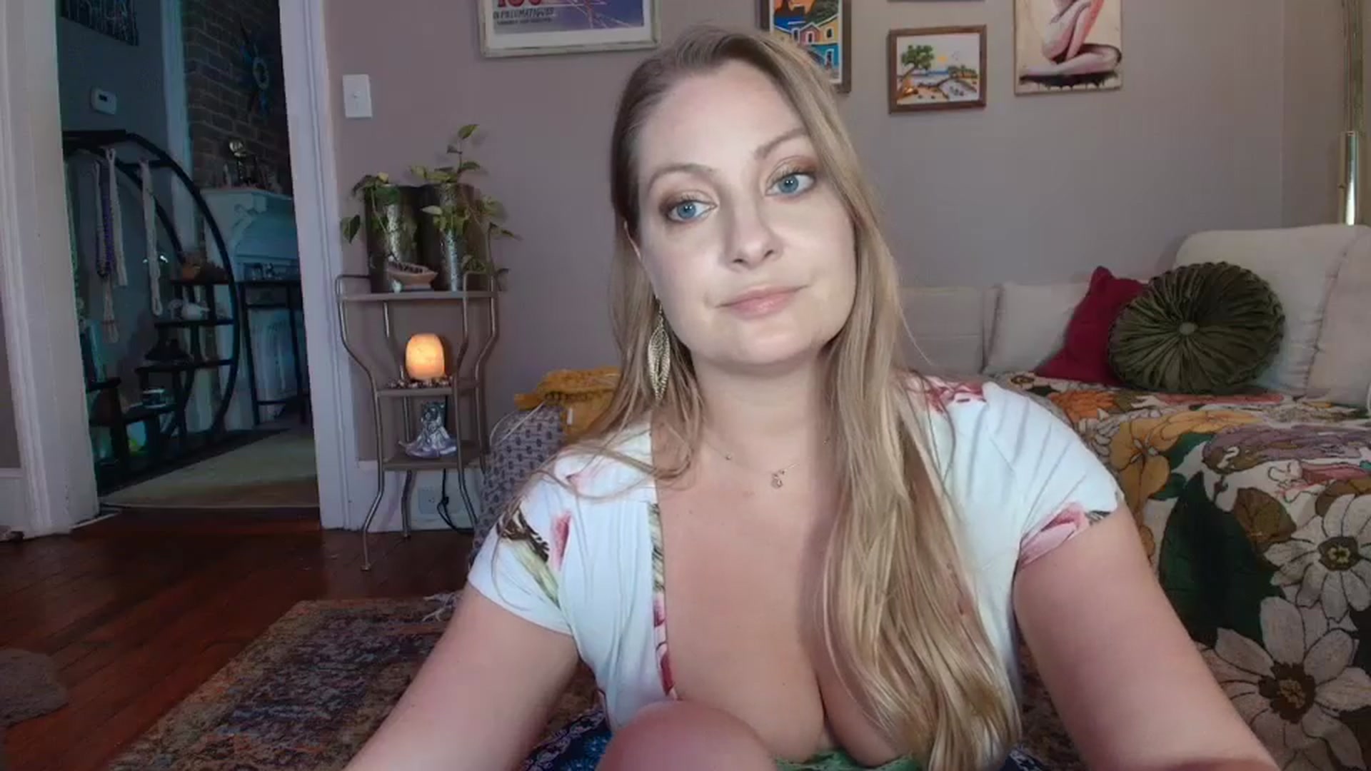 Gallery image thumbnail from VeronicaOMG's myfreecams stream on, 07/18/2025, 23:50 image 20 of 20