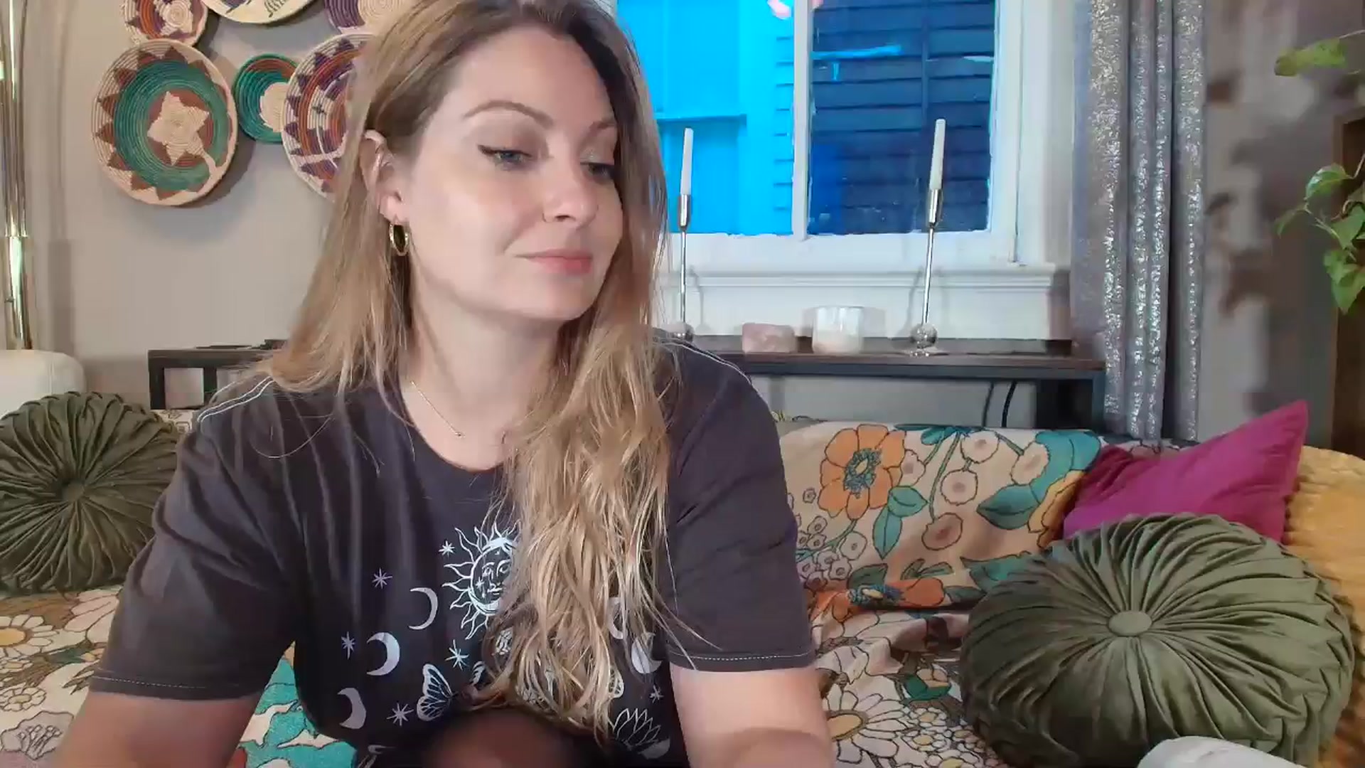 Gallery image thumbnail from VeronicaOMG's myfreecams stream on, 08/01/2025, 01:15 image 4 of 20