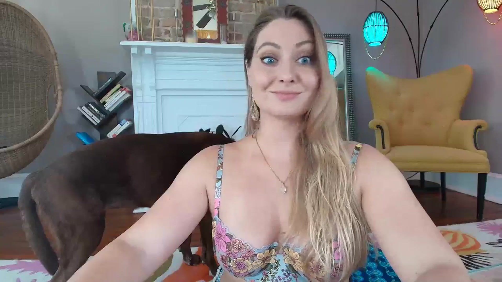 Gallery image thumbnail from VeronicaOMG's myfreecams stream on, 08/26/2025, 19:51 image 3 of 20