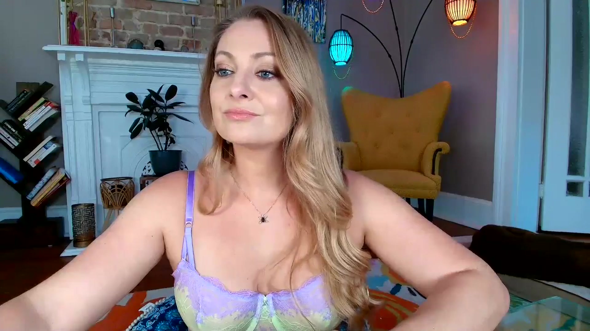 Gallery image thumbnail from VeronicaOMG's myfreecams stream on, 09/13/2025, 18:56 image 8 of 20