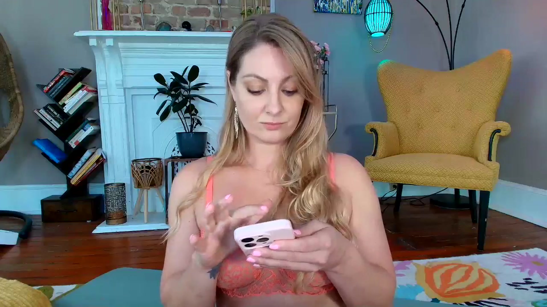 Gallery image thumbnail from VeronicaOMG's myfreecams stream on, 09/16/2025, 19:56 image 14 of 20