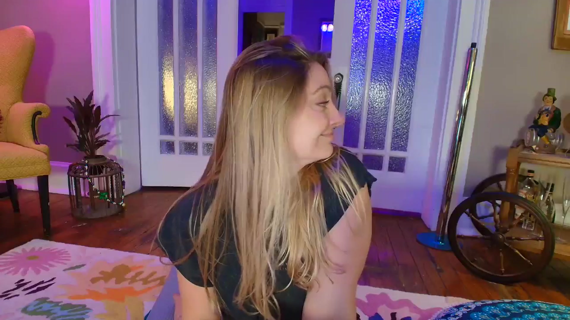 Gallery image thumbnail from VeronicaOMG's myfreecams stream on, 10/21/2025, 01:13 image 20 of 20