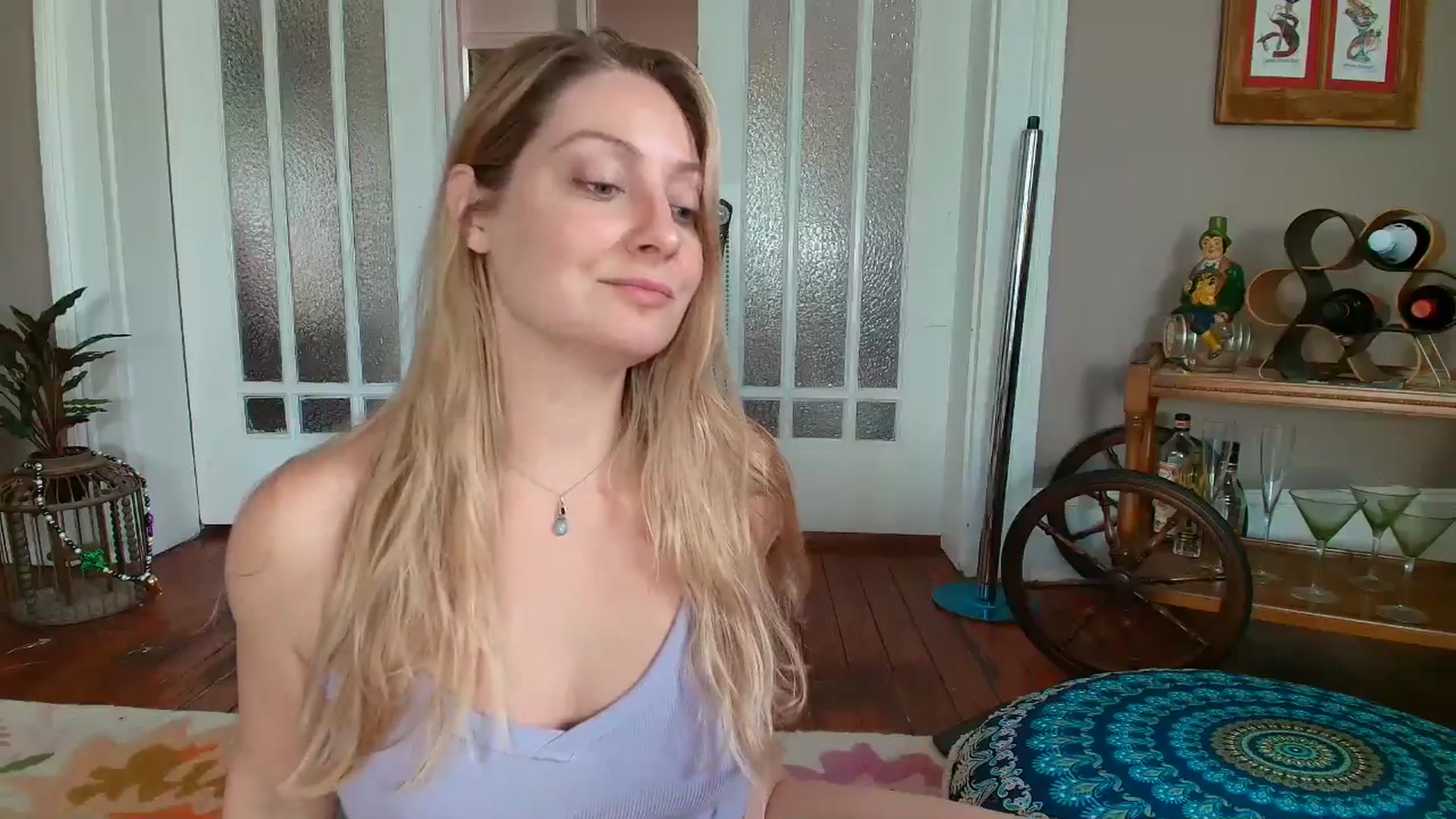 Gallery image thumbnail from VeronicaOMG's myfreecams stream on, 10/23/2025, 15:46 image 13 of 20