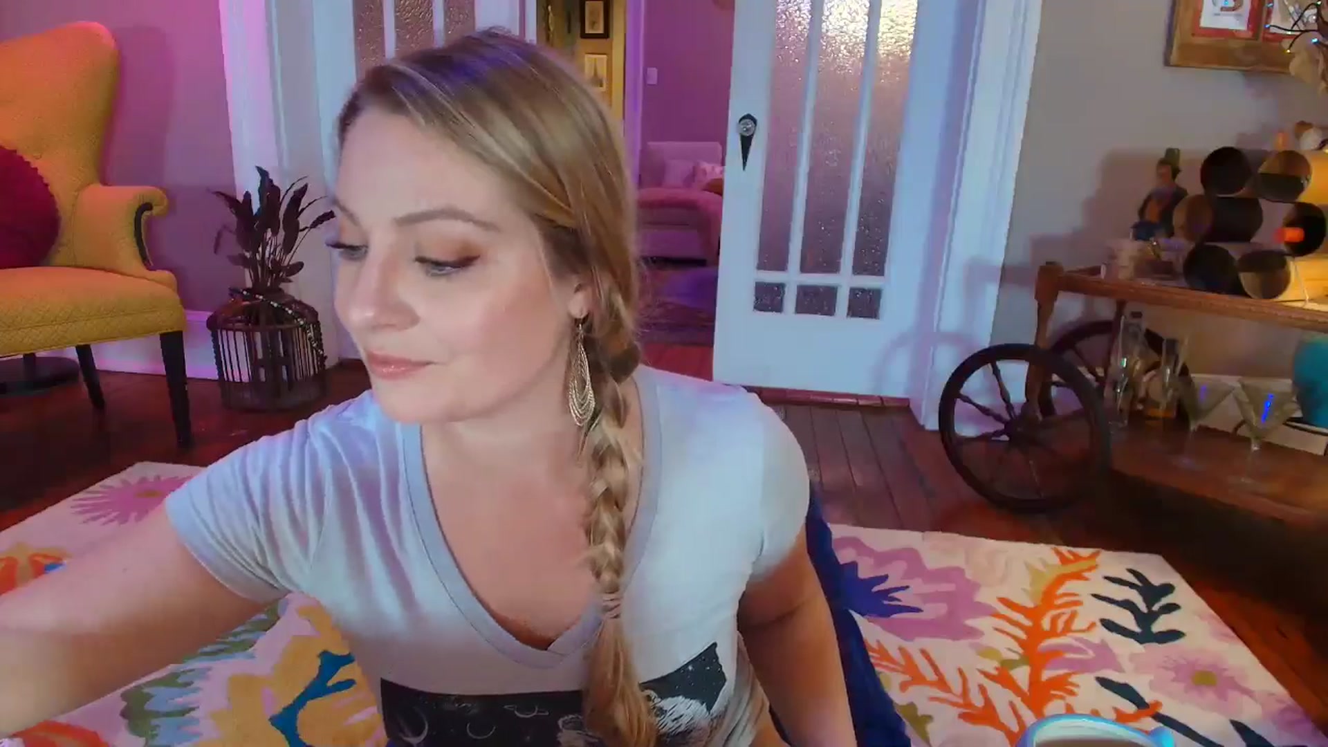 Gallery image thumbnail from VeronicaOMG's myfreecams stream on, 11/08/2025, 01:23 image 8 of 20