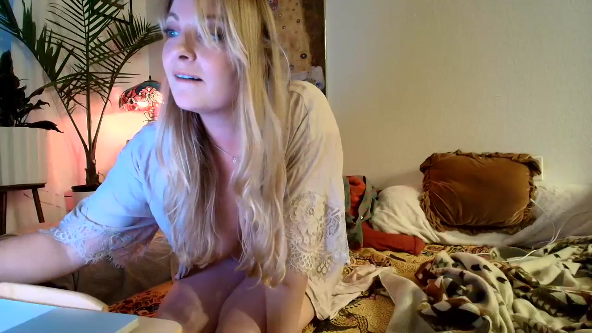 Gallery image thumbnail from VeronicaOMG's myfreecams stream on, 01/25/2026, 24:44 image 13 of 20