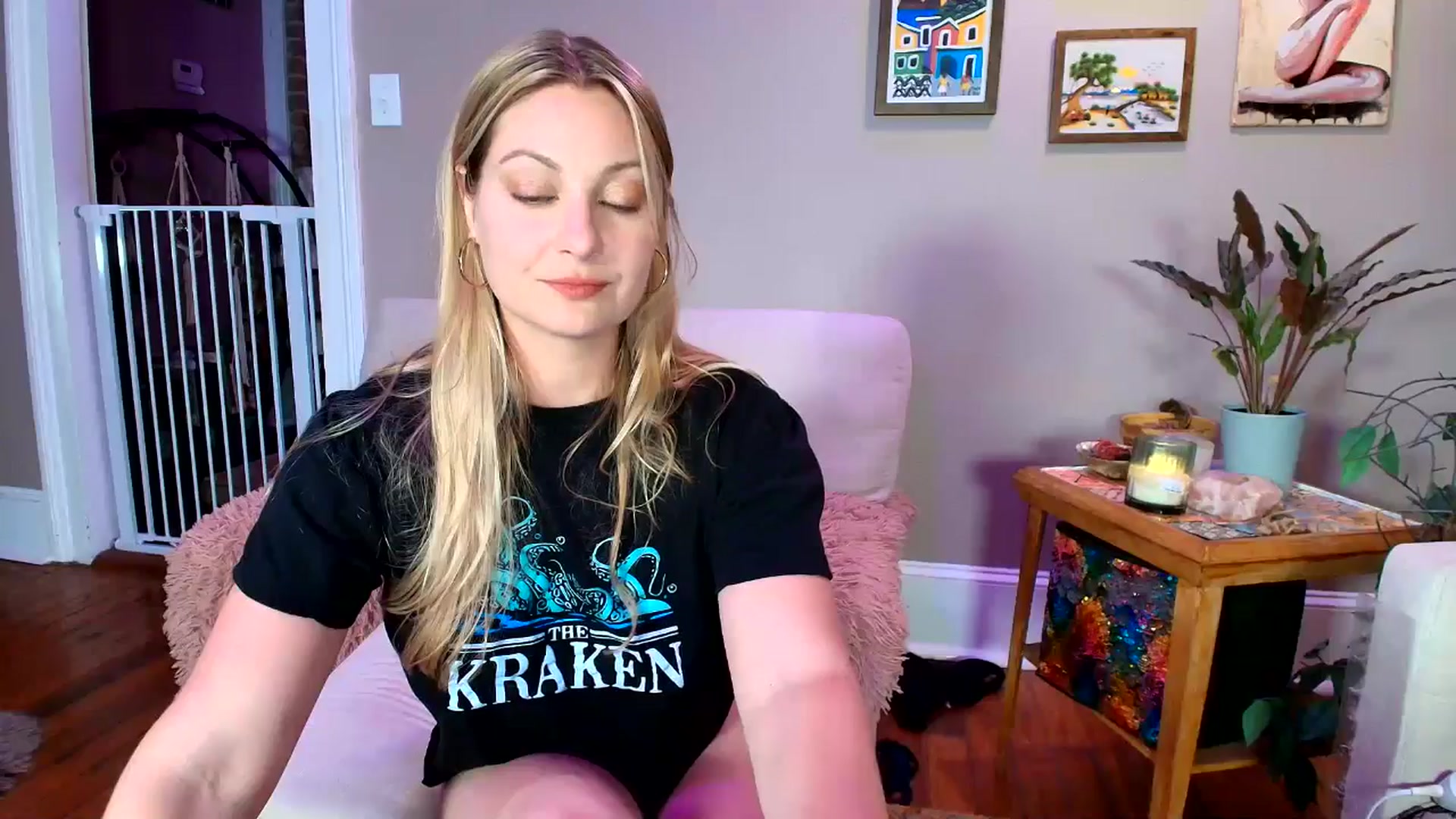 Gallery image thumbnail from VeronicaOMG's myfreecams stream on, 03/12/2026, 24:53 image 12 of 20