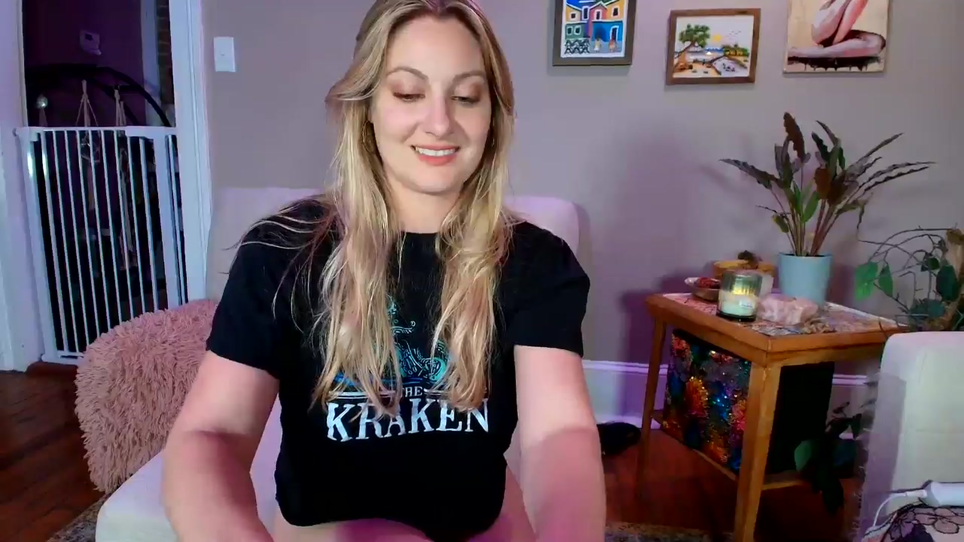 Gallery image thumbnail from VeronicaOMG's myfreecams stream on, 03/12/2026, 24:53 image 15 of 20