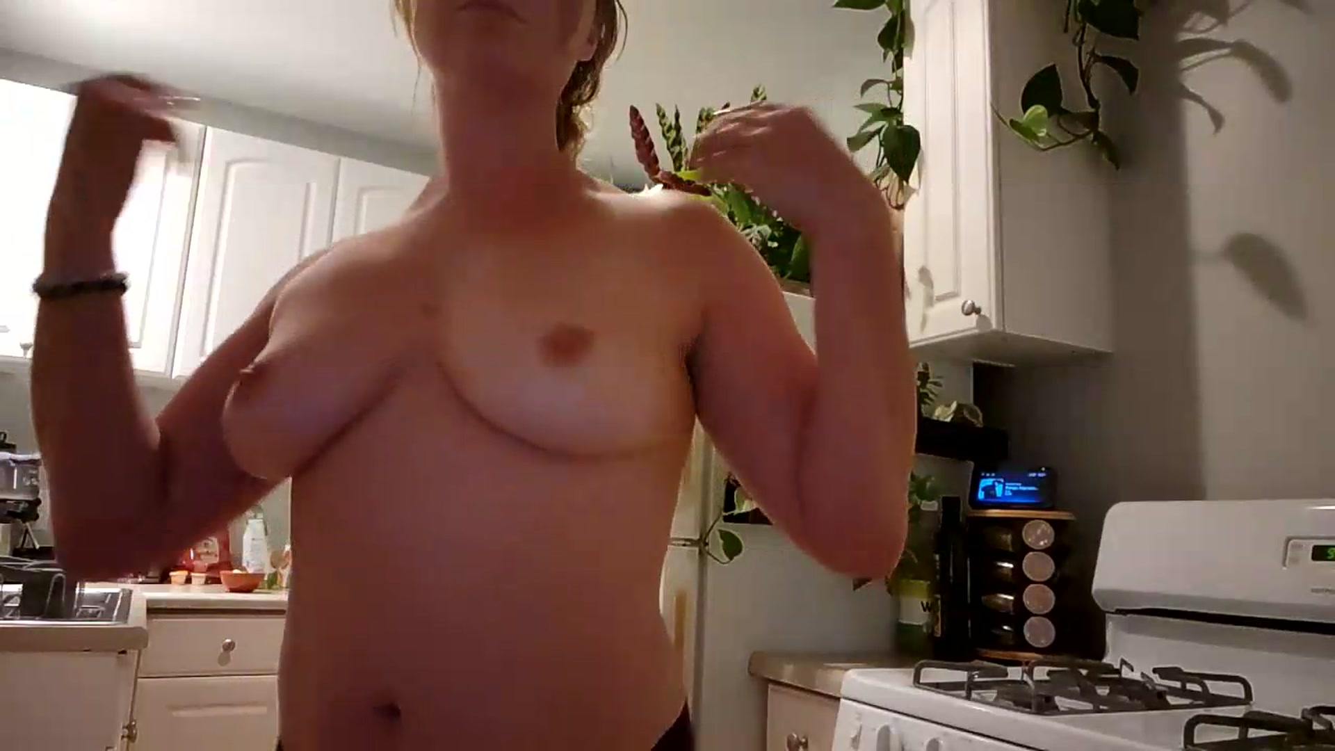 Gallery image thumbnail from VeronicaOMG's myfreecams stream on, 06/28/2026, 04:14 image 9 of 20