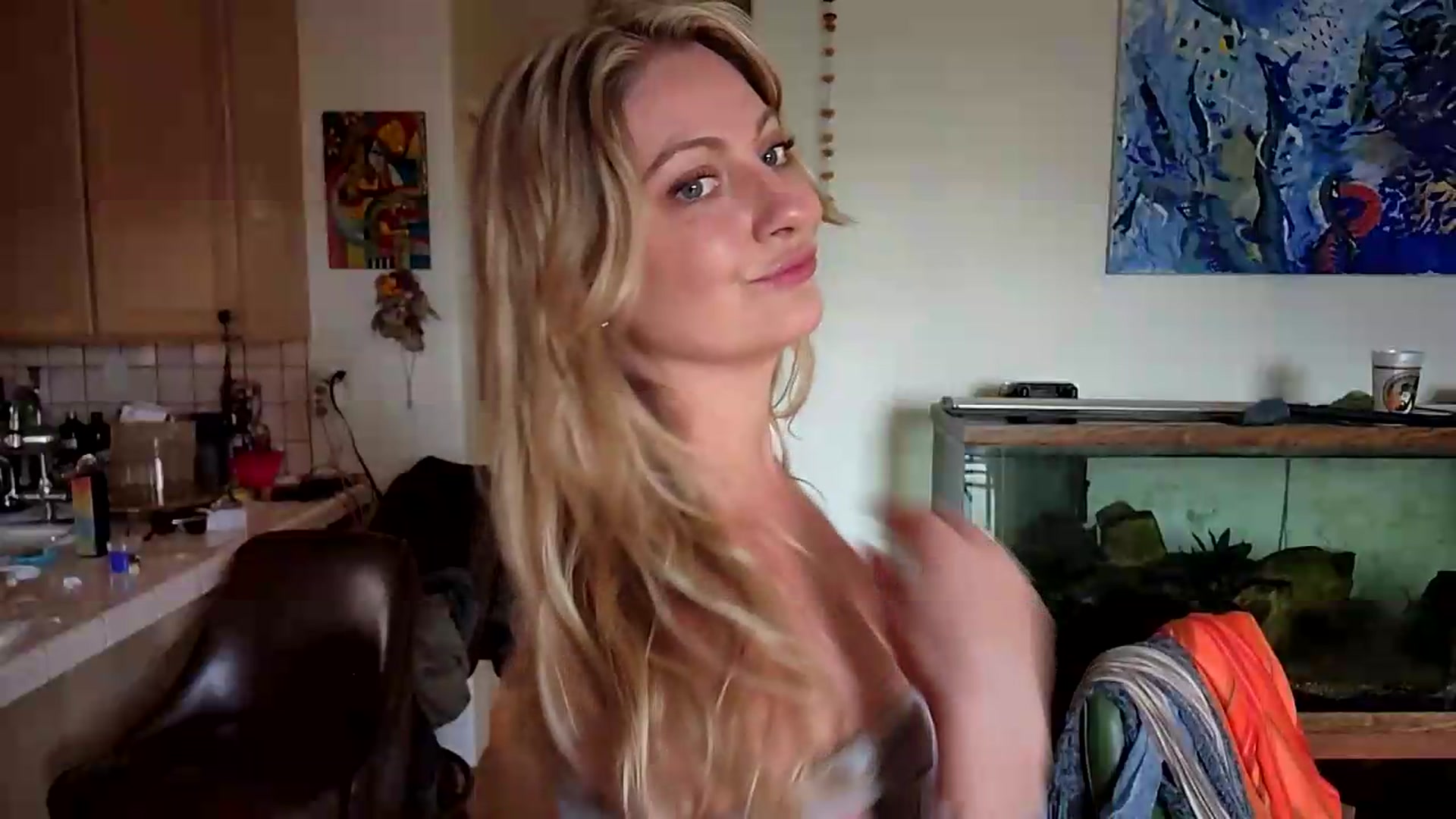 Gallery image thumbnail from VeronicaOMG's myfreecams stream on, 06/30/2026, 17:12 image 16 of 20