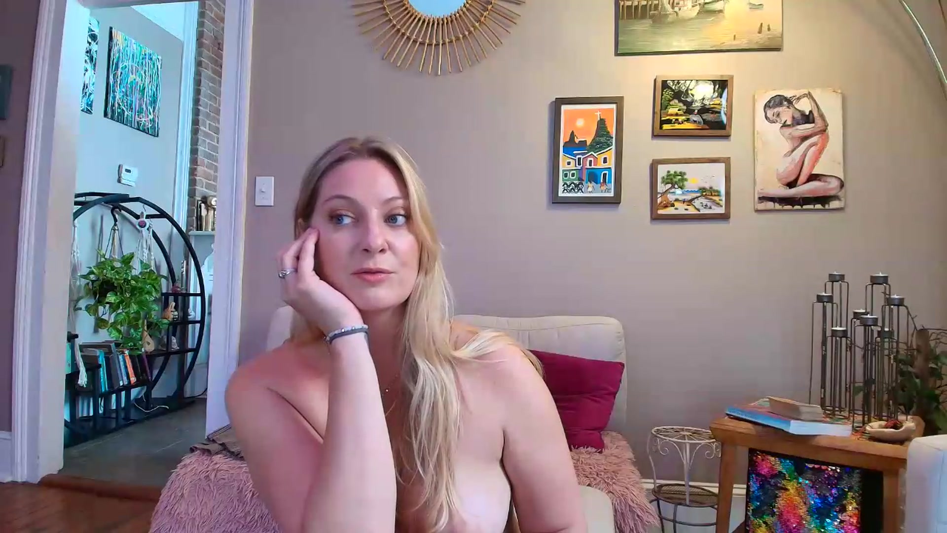 Gallery image thumbnail from VeronicaOMG's myfreecams stream on, 07/18/2026, 16:02 image 19 of 20