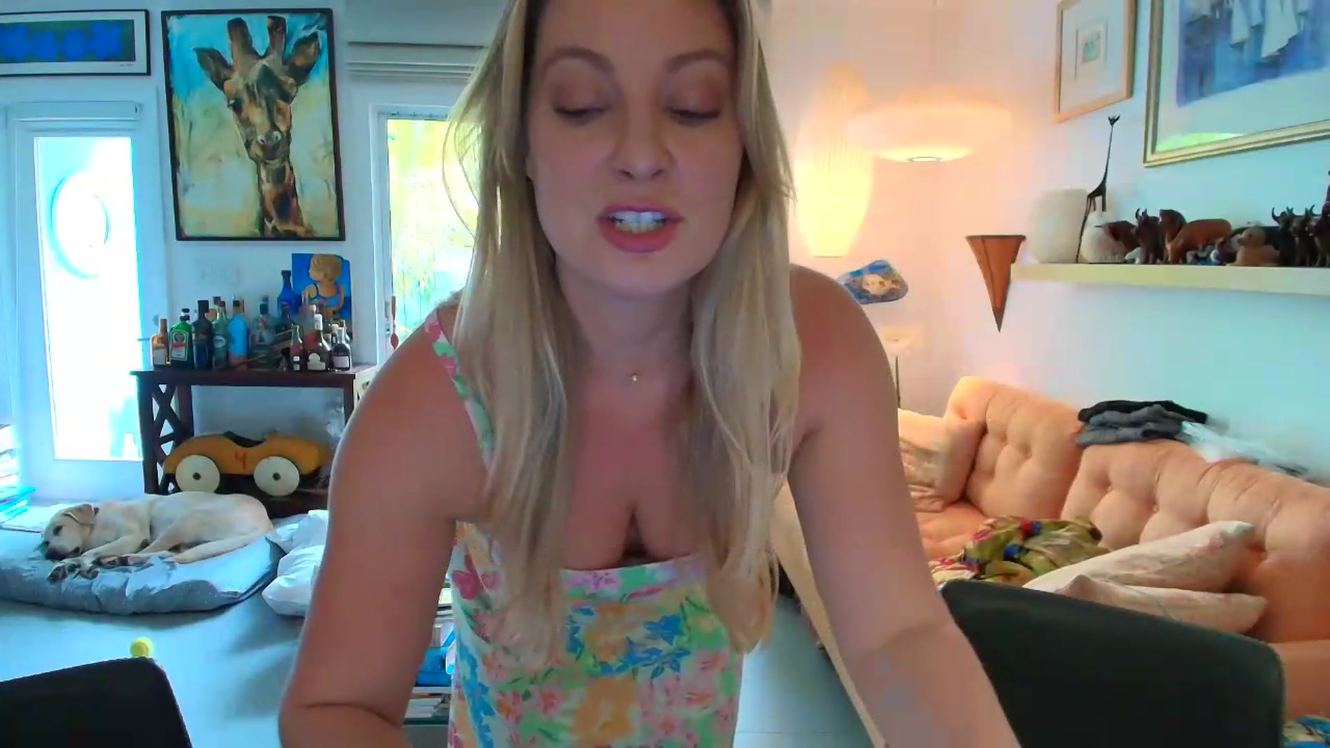 Gallery image thumbnail from VeronicaOMG's myfreecams stream on, 08/06/2026, 17:25 image 4 of 20