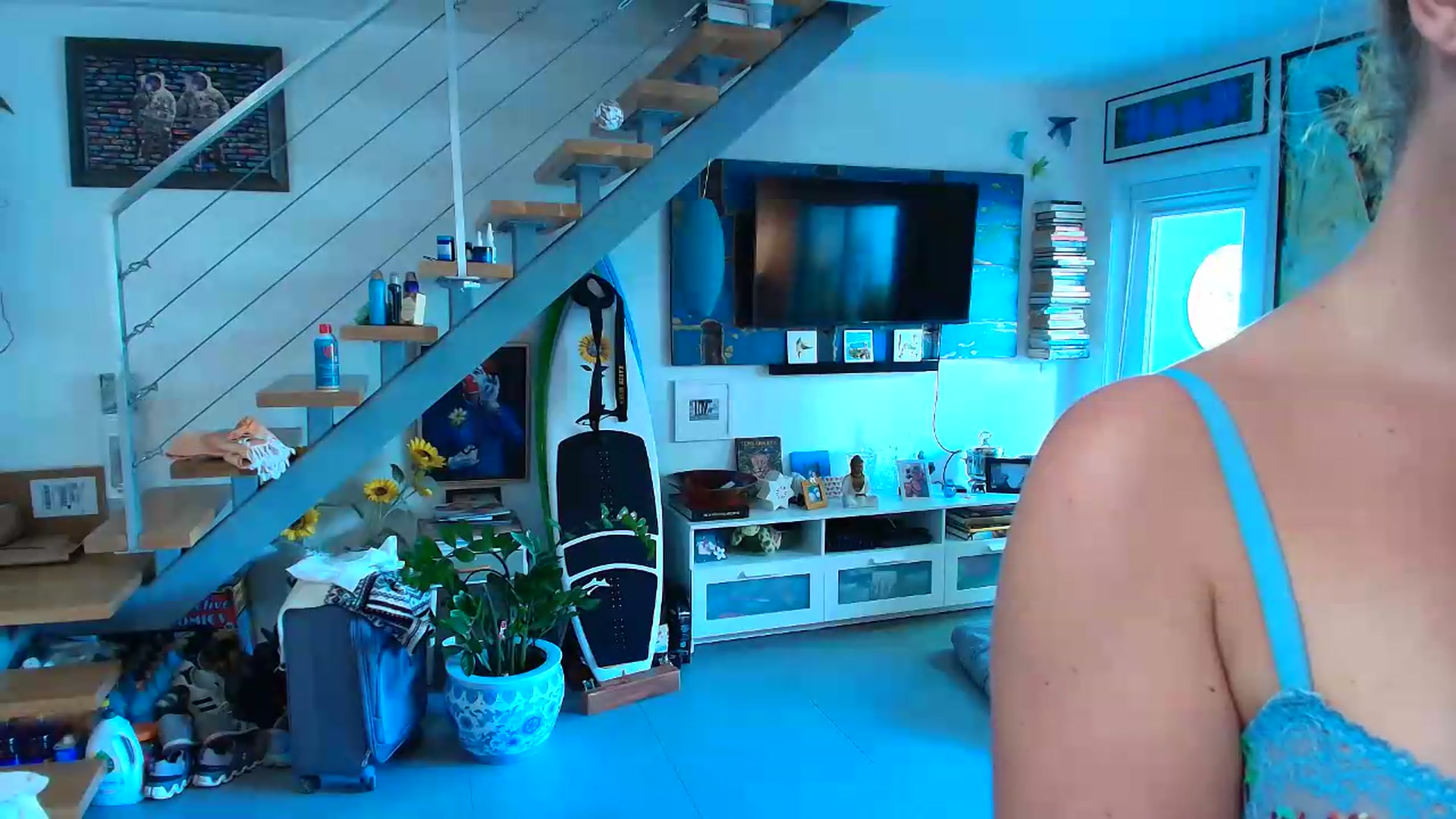 Gallery image thumbnail from VeronicaOMG's myfreecams stream on, 08/09/2026, 16:32 image 4 of 20