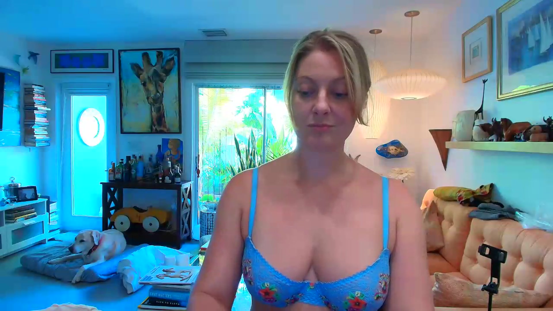 Gallery image thumbnail from VeronicaOMG's myfreecams stream on, 08/09/2026, 16:32 image 19 of 20