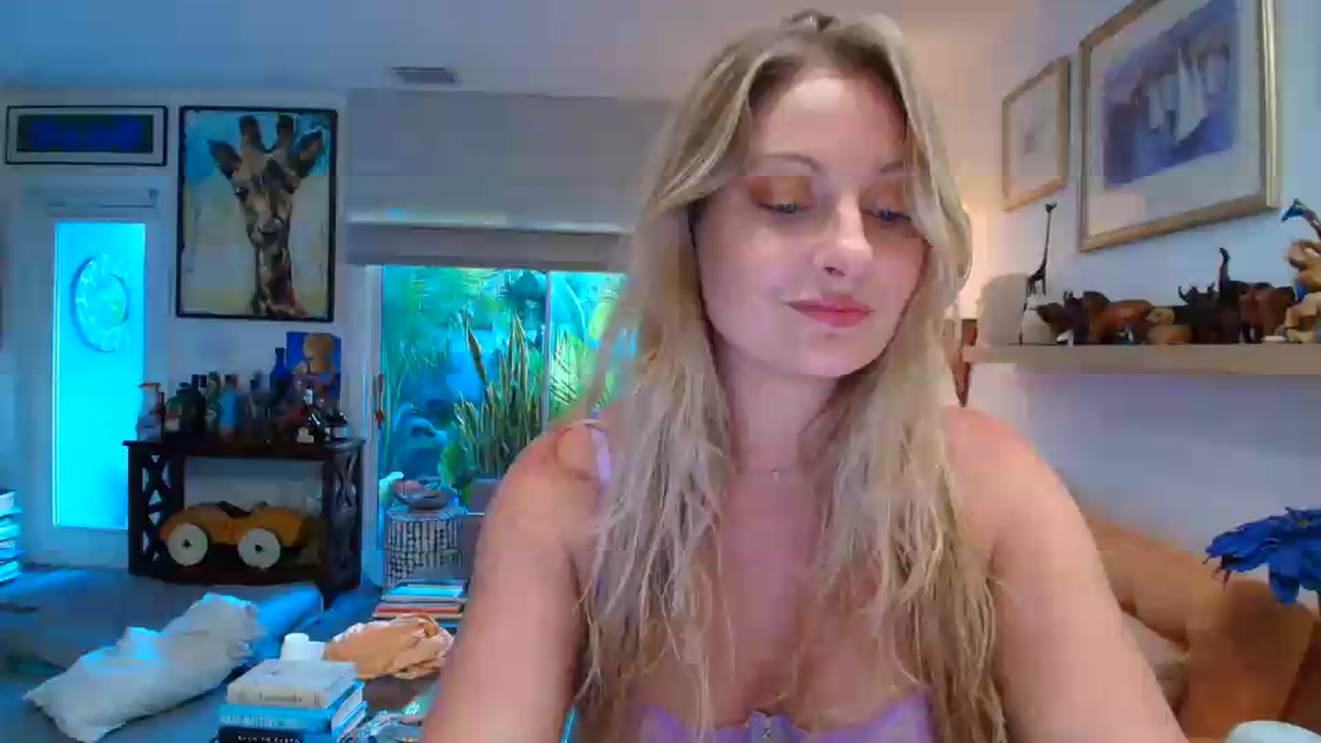 Gallery image thumbnail from VeronicaOMG's myfreecams stream on, 08/29/2026, 02:12 image 1 of 20