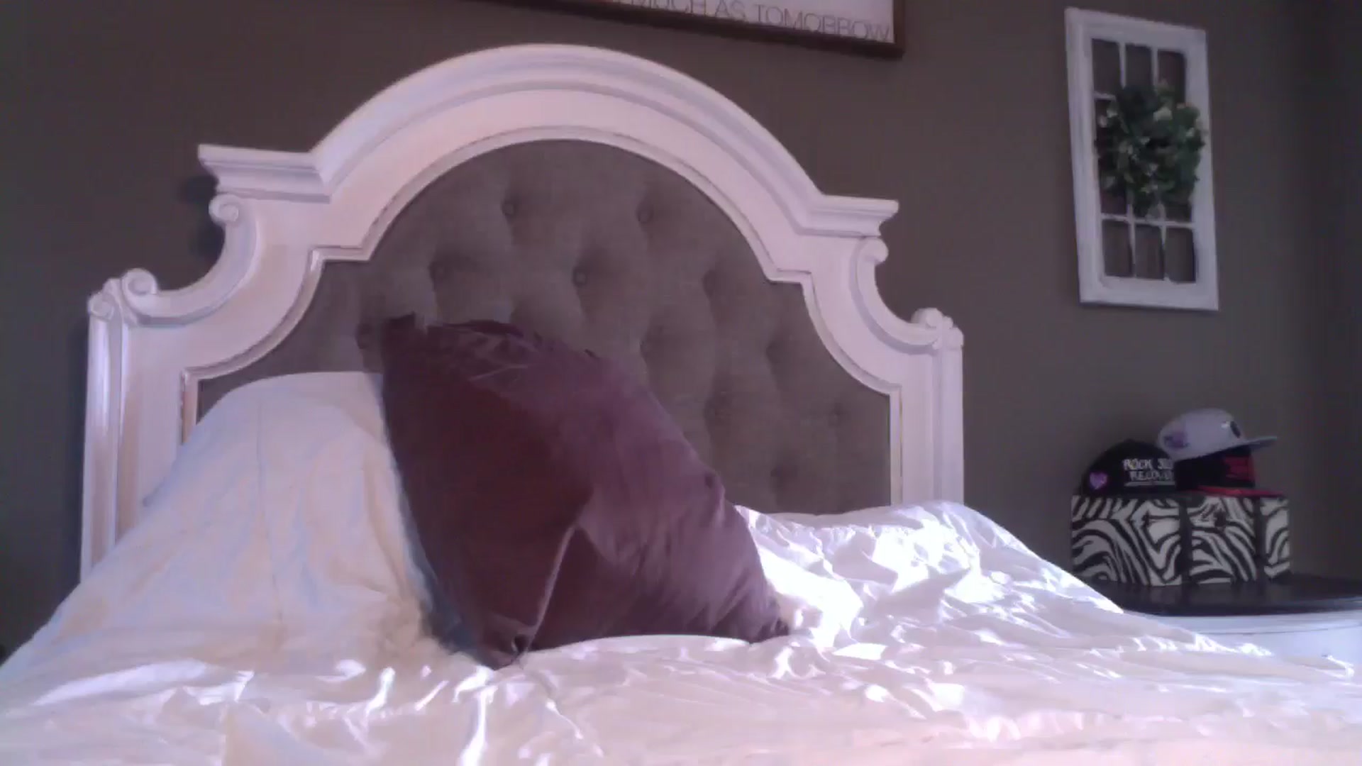 Gallery image thumbnail from VeronicaSkye's myfreecams stream on, 10/23/2025, 15:06 image 1 of 20