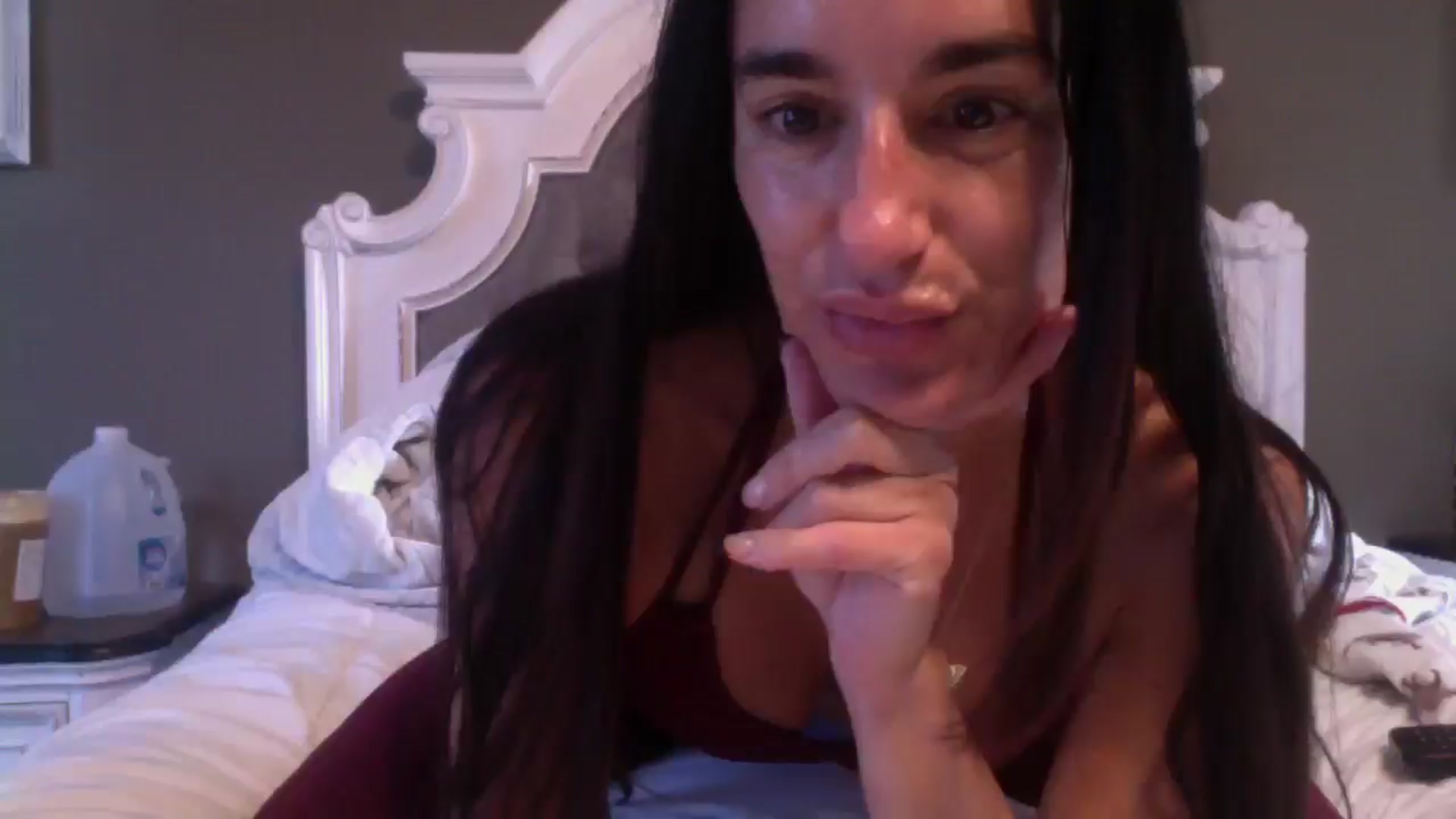 Gallery image thumbnail from VeronicaSkye's myfreecams stream on, 10/27/2025, 16:45 image 1 of 20