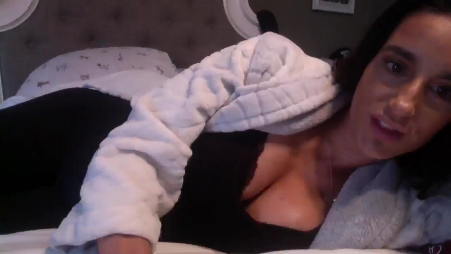 Gallery image thumbnail from VeronicaSkye's myfreecams stream on, 11/13/2025, 18:59 image 6 of 20