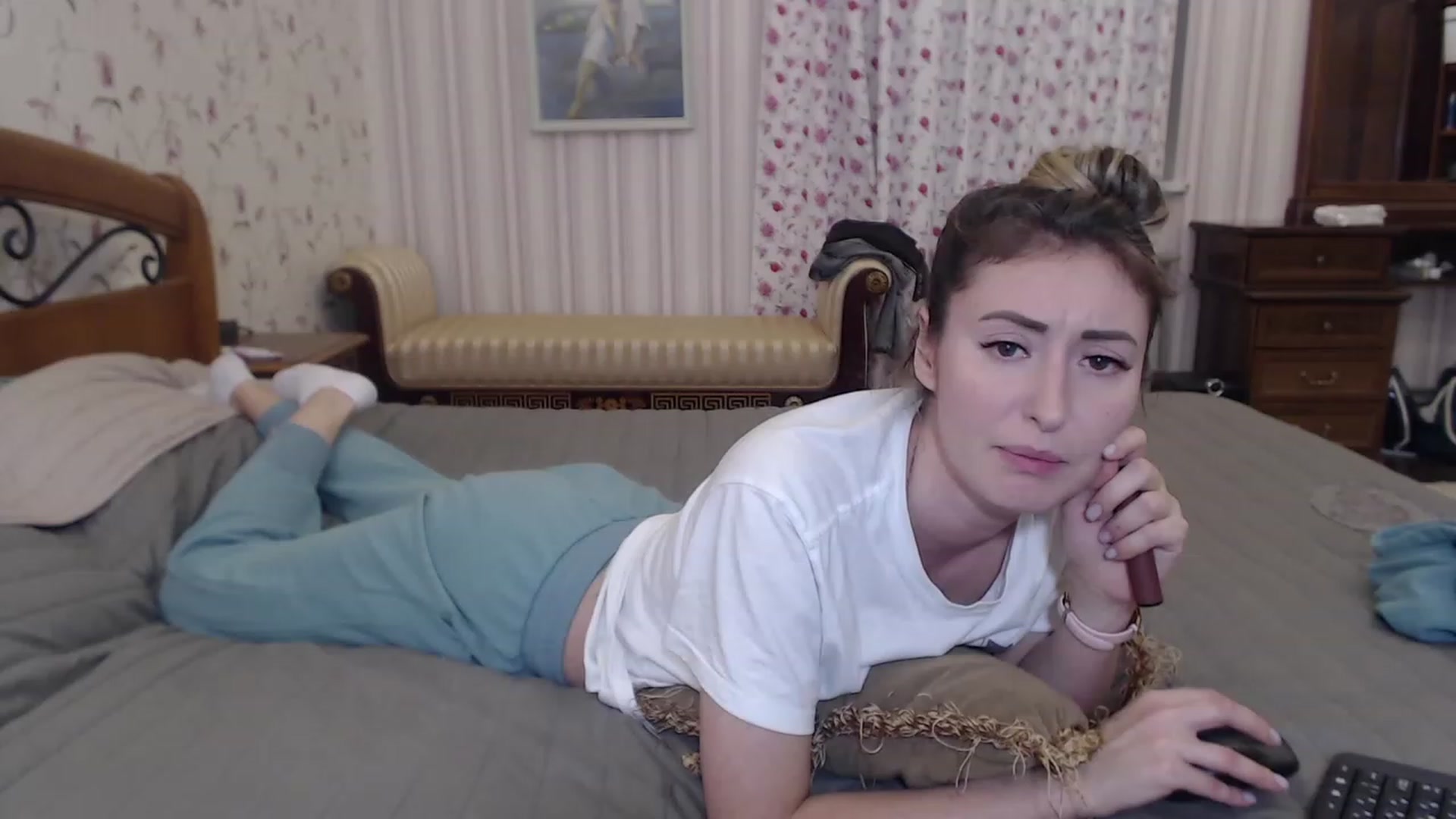 Gallery image thumbnail from Veronica_4u's myfreecams stream on, 11/17/2022, 16:36 image 20 of 20