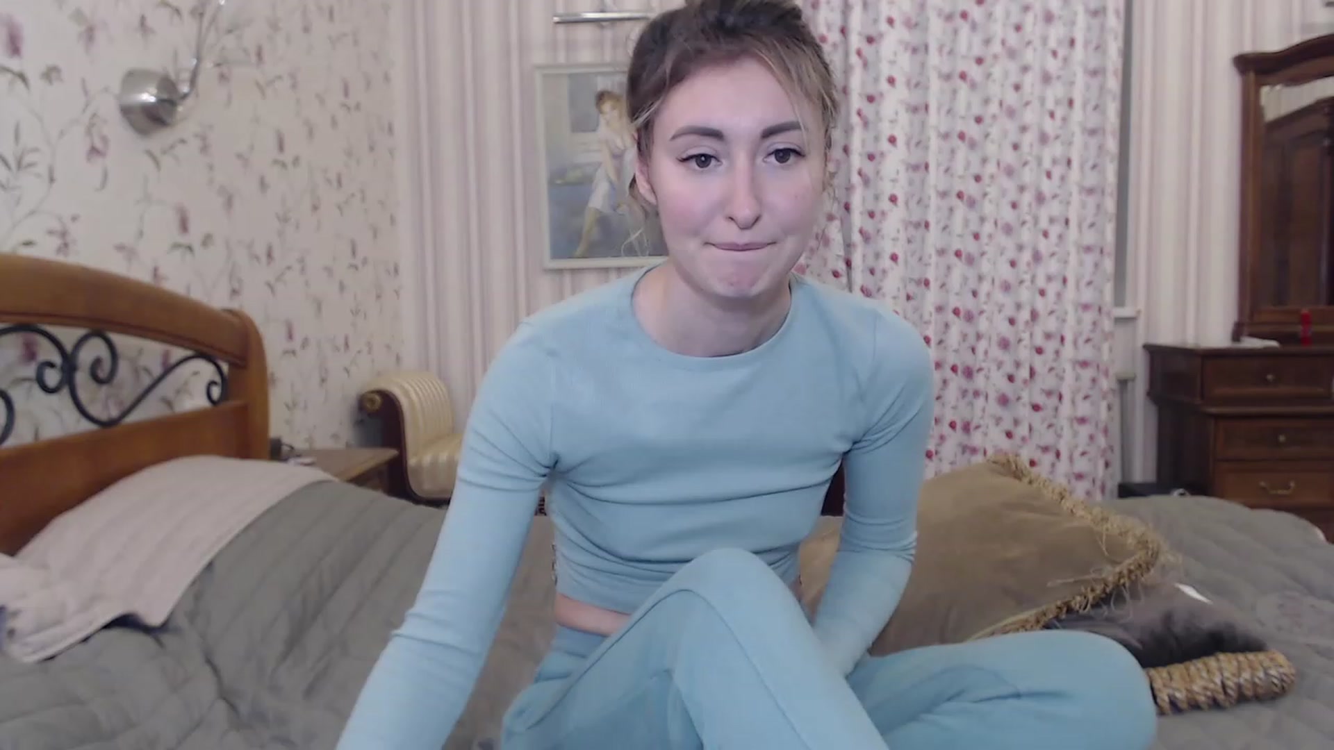 Gallery image thumbnail from Veronica_4u's myfreecams stream on, 11/18/2022, 18:22 image 13 of 20