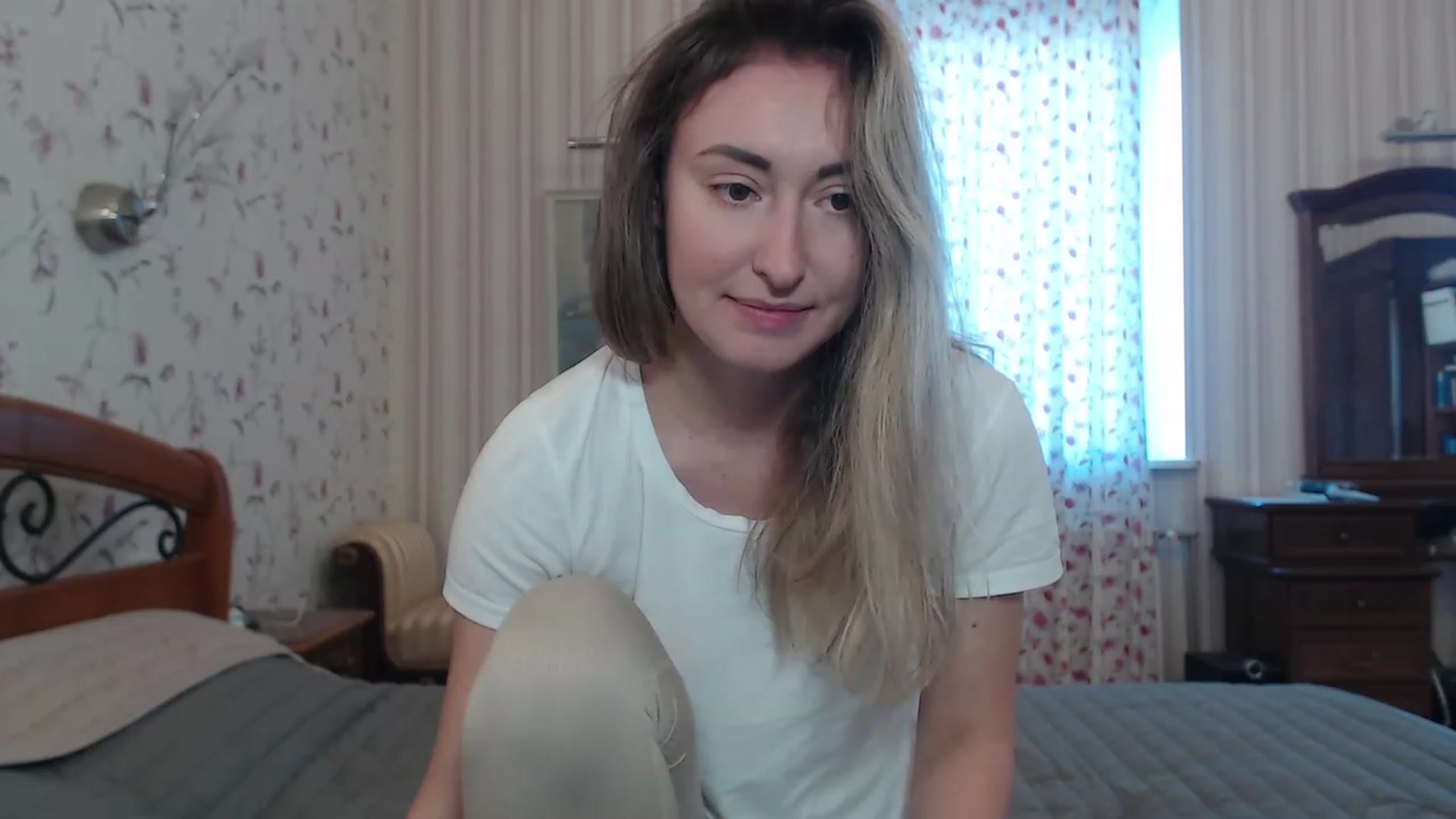 Gallery image thumbnail from Veronica_4u's myfreecams stream on, 12/04/2022, 08:53 image 19 of 20