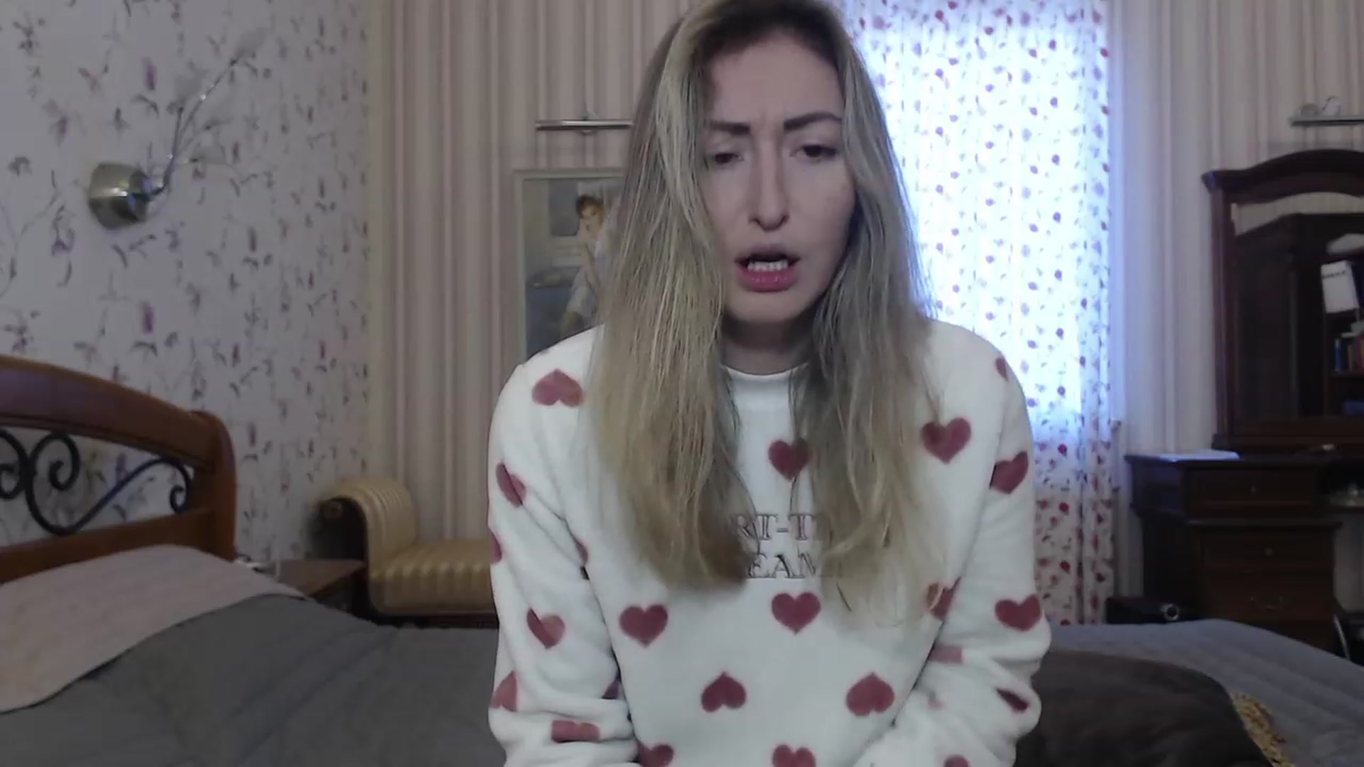 Gallery image thumbnail from Veronica_4u's myfreecams stream on, 12/05/2022, 08:10 image 7 of 20