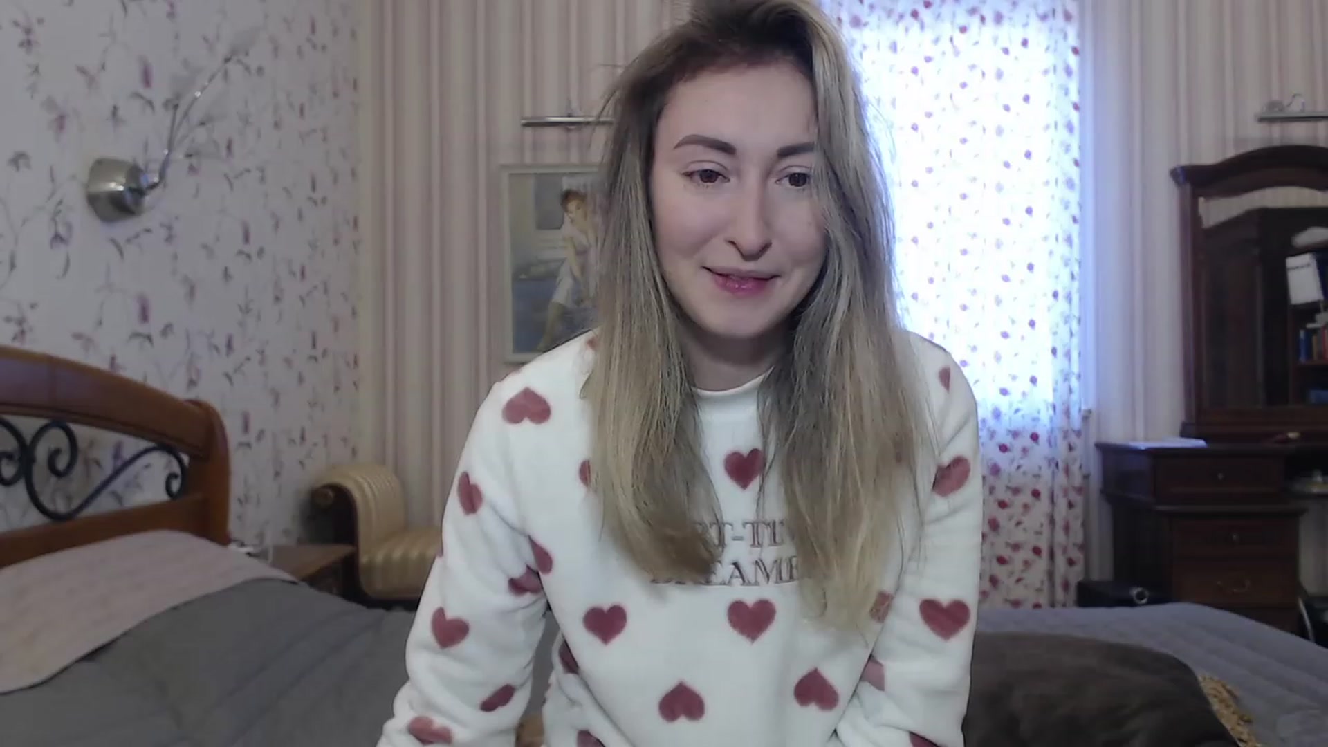 Gallery image thumbnail from Veronica_4u's myfreecams stream on, 12/05/2022, 08:10 image 9 of 20