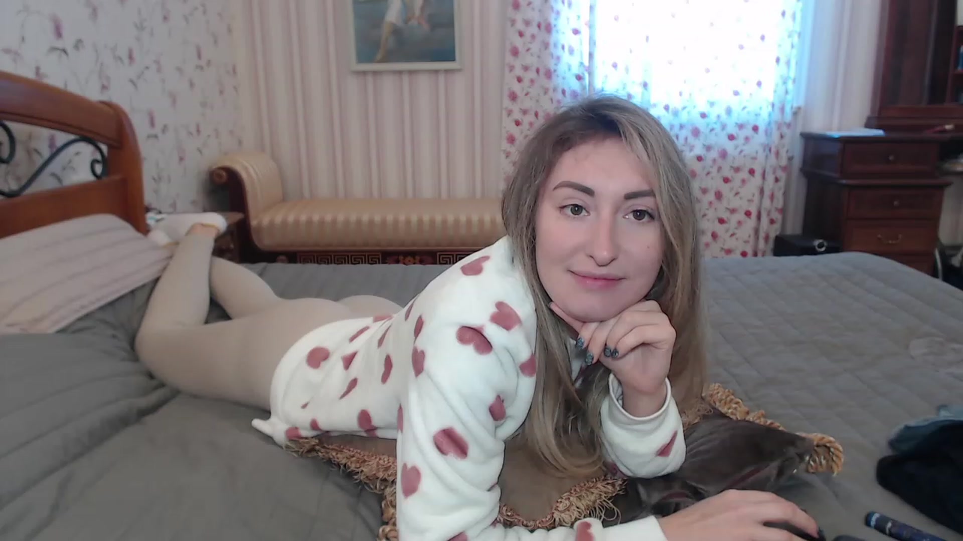 Gallery image thumbnail from Veronica_4u's myfreecams stream on, 12/05/2022, 09:39 image 14 of 20