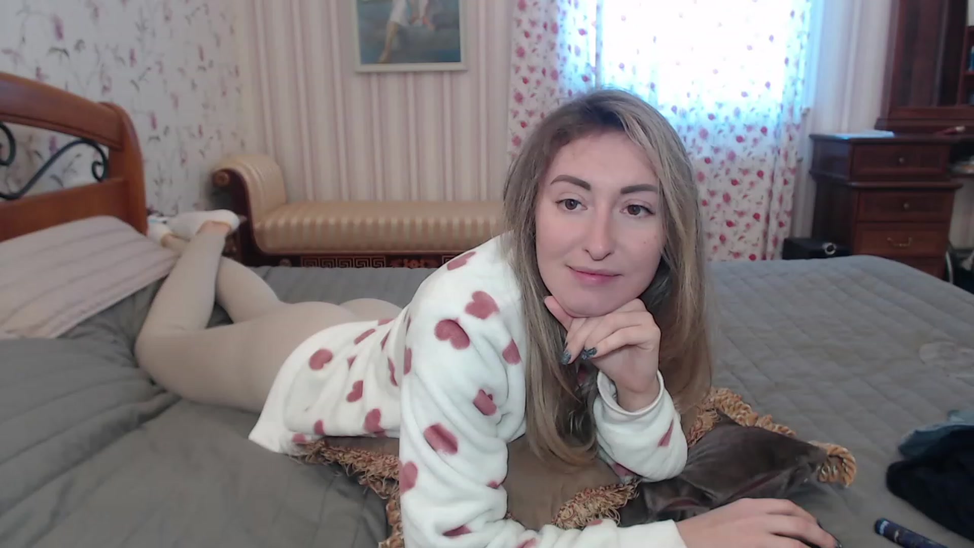 Gallery image thumbnail from Veronica_4u's myfreecams stream on, 12/05/2022, 09:39 image 10 of 20