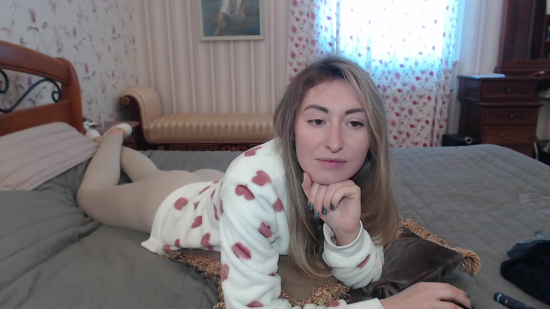 Gallery image thumbnail from Veronica_4u's myfreecams stream on, 12/05/2022, 09:39 image 13 of 20