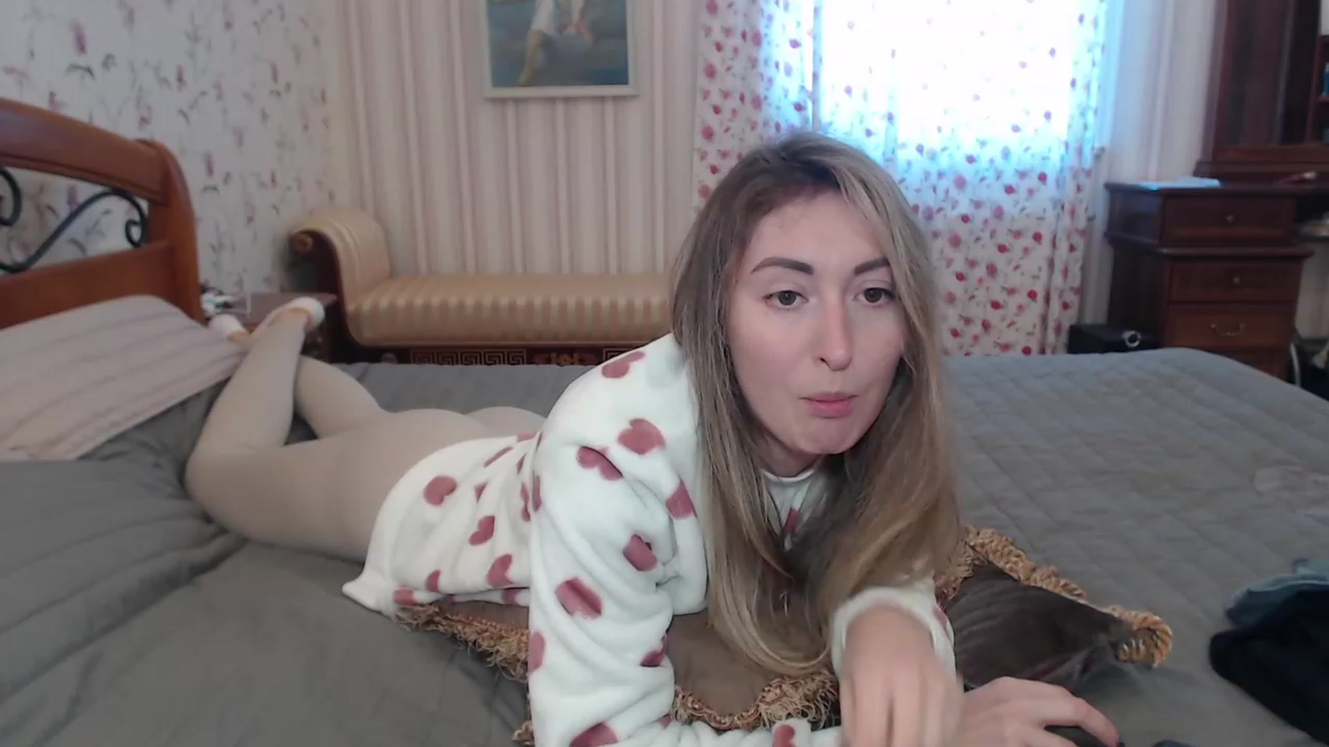 Gallery image thumbnail from Veronica_4u's myfreecams stream on, 12/05/2022, 09:39 image 16 of 20