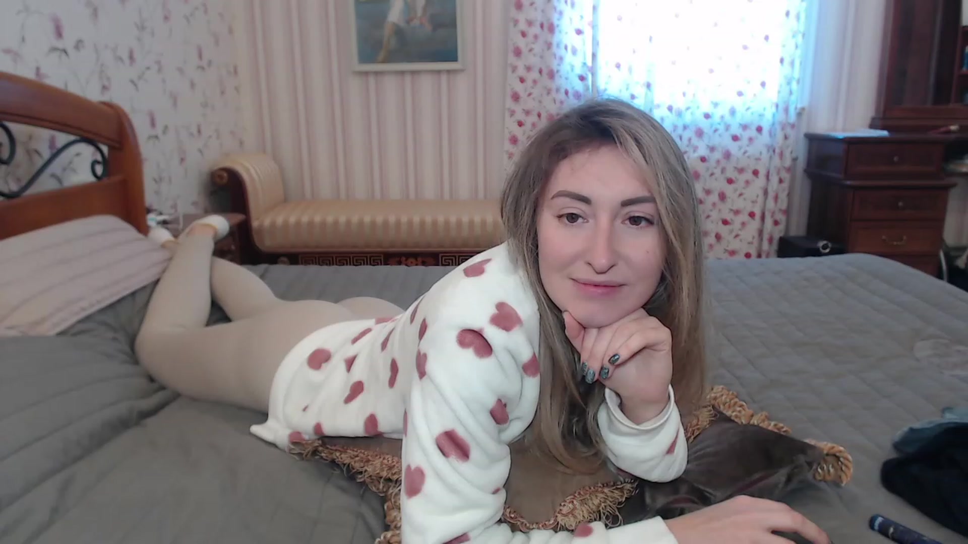 Gallery image thumbnail from Veronica_4u's myfreecams stream on, 12/05/2022, 09:39 image 12 of 20
