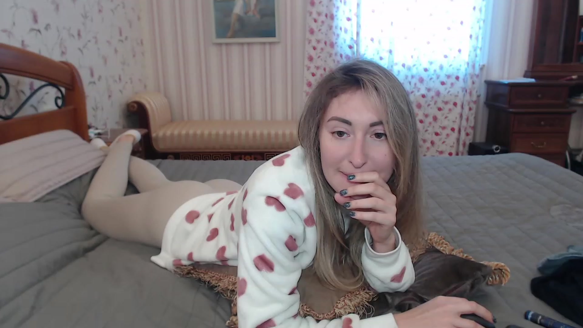 Gallery image thumbnail from Veronica_4u's myfreecams stream on, 12/05/2022, 09:39 image 15 of 20