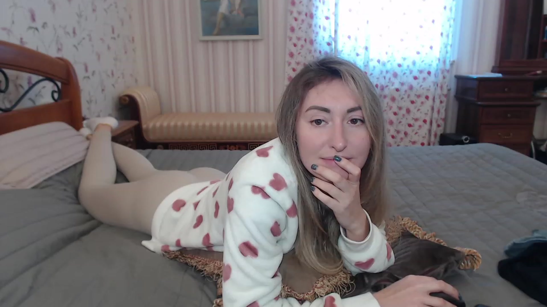 Gallery image thumbnail from Veronica_4u's myfreecams stream on, 12/05/2022, 09:39 image 19 of 20
