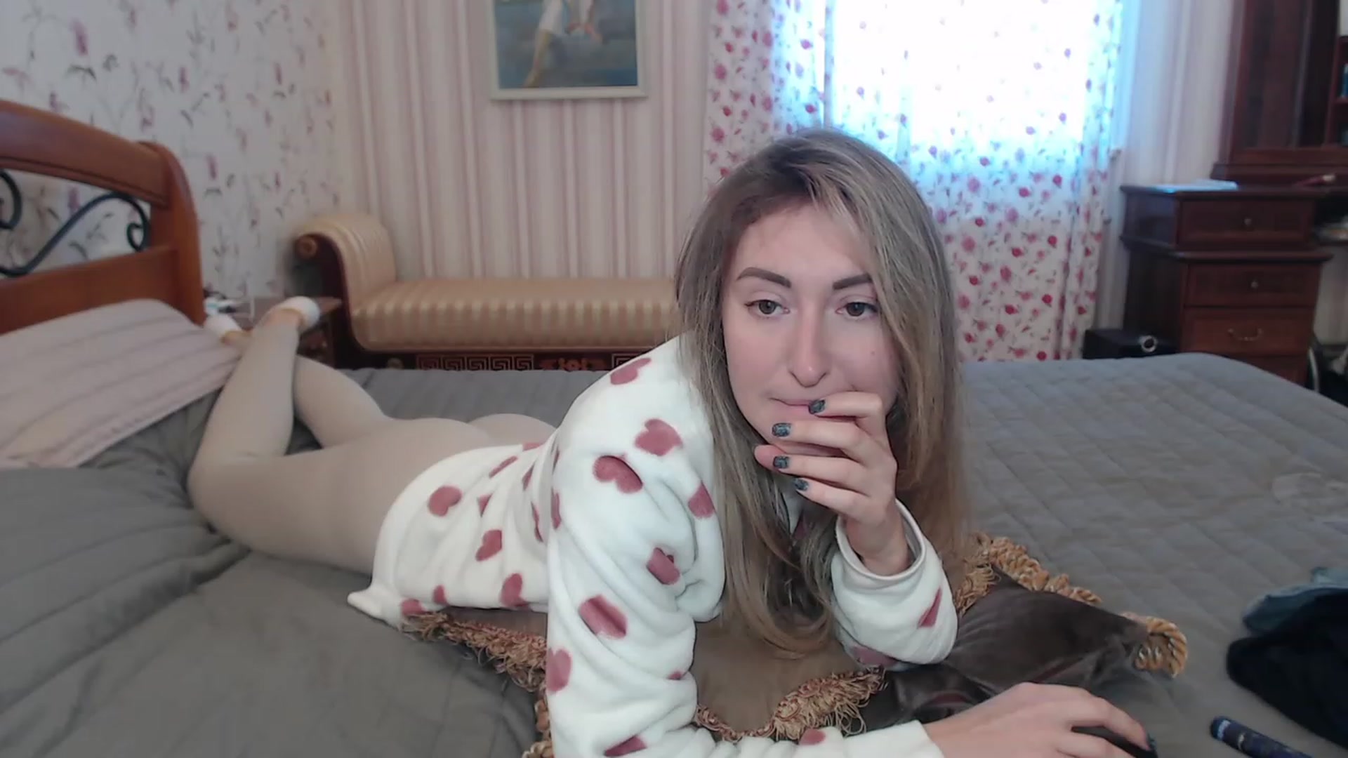 Gallery image thumbnail from Veronica_4u's myfreecams stream on, 12/05/2022, 09:39 image 11 of 20