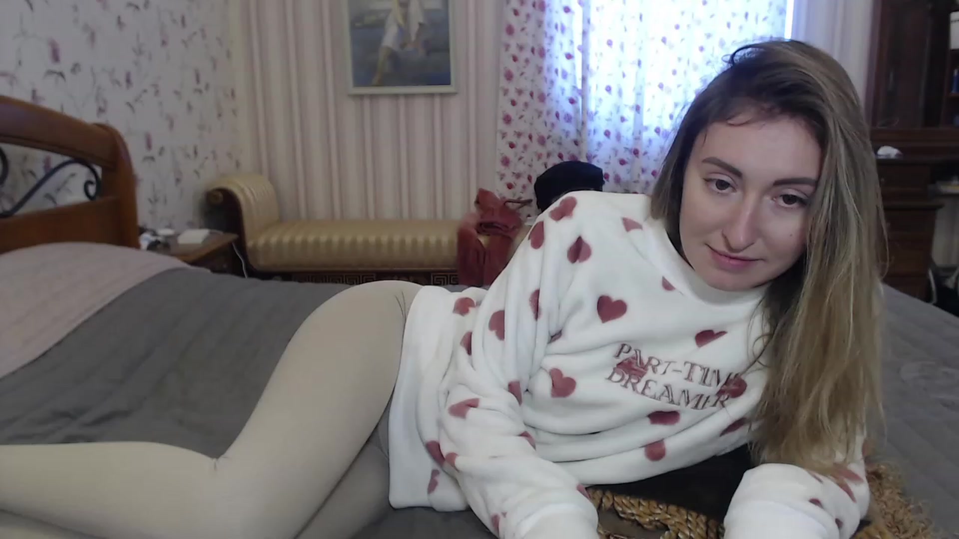 Gallery image thumbnail from Veronica_4u's myfreecams stream on, 12/06/2022, 12:09 image 12 of 20