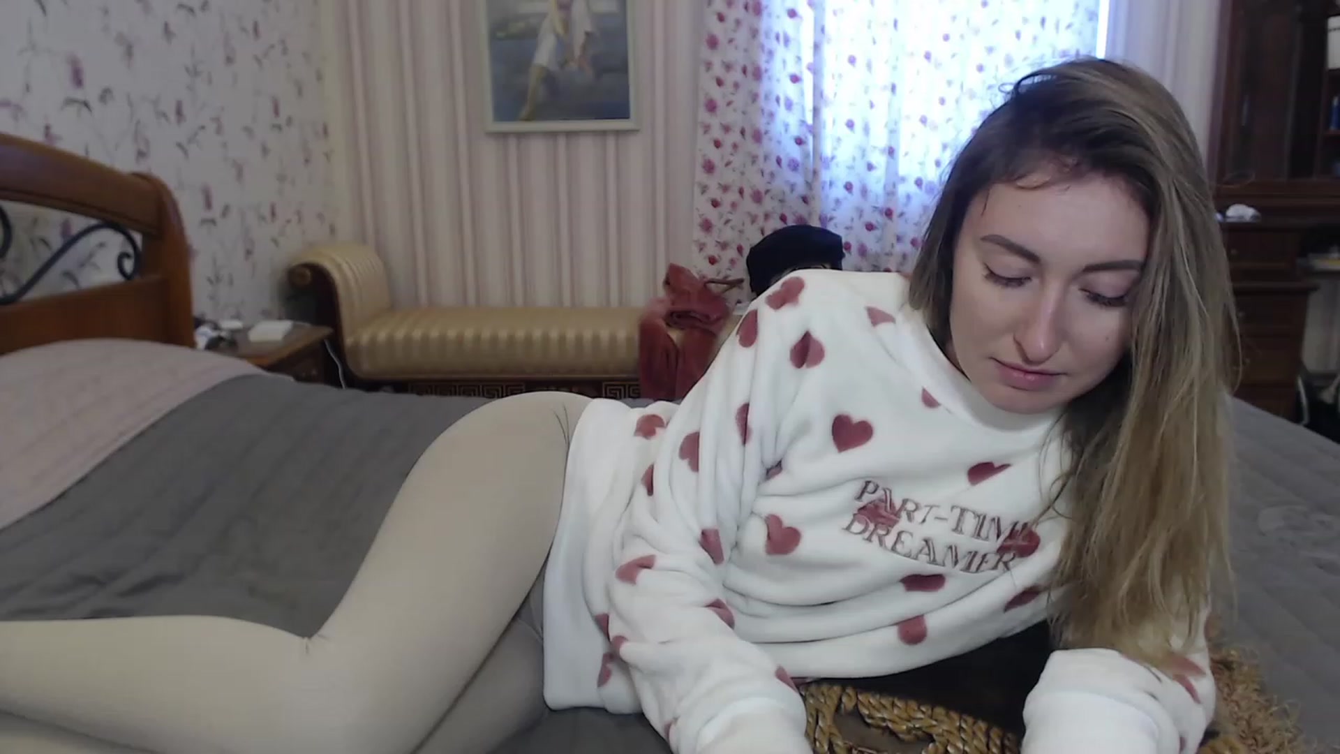 Gallery image thumbnail from Veronica_4u's myfreecams stream on, 12/06/2022, 12:09 image 14 of 20